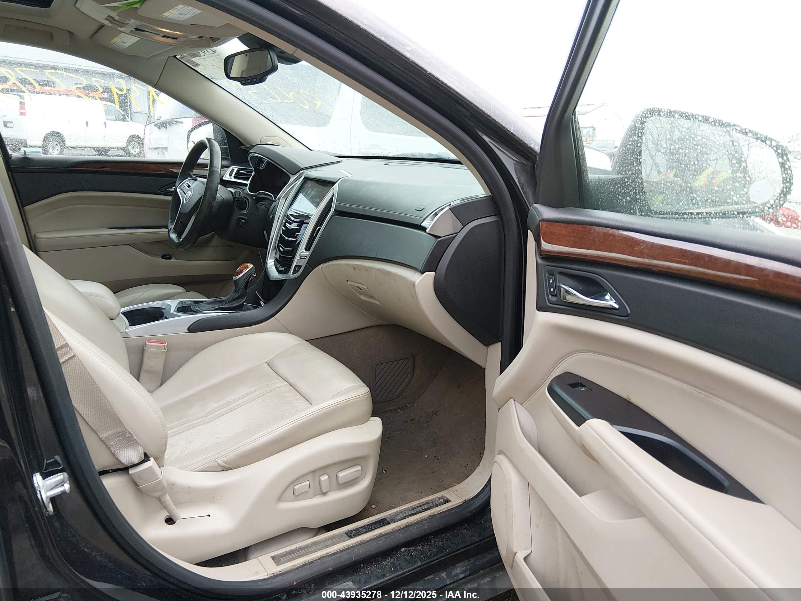 CADILLAC SRX image 5