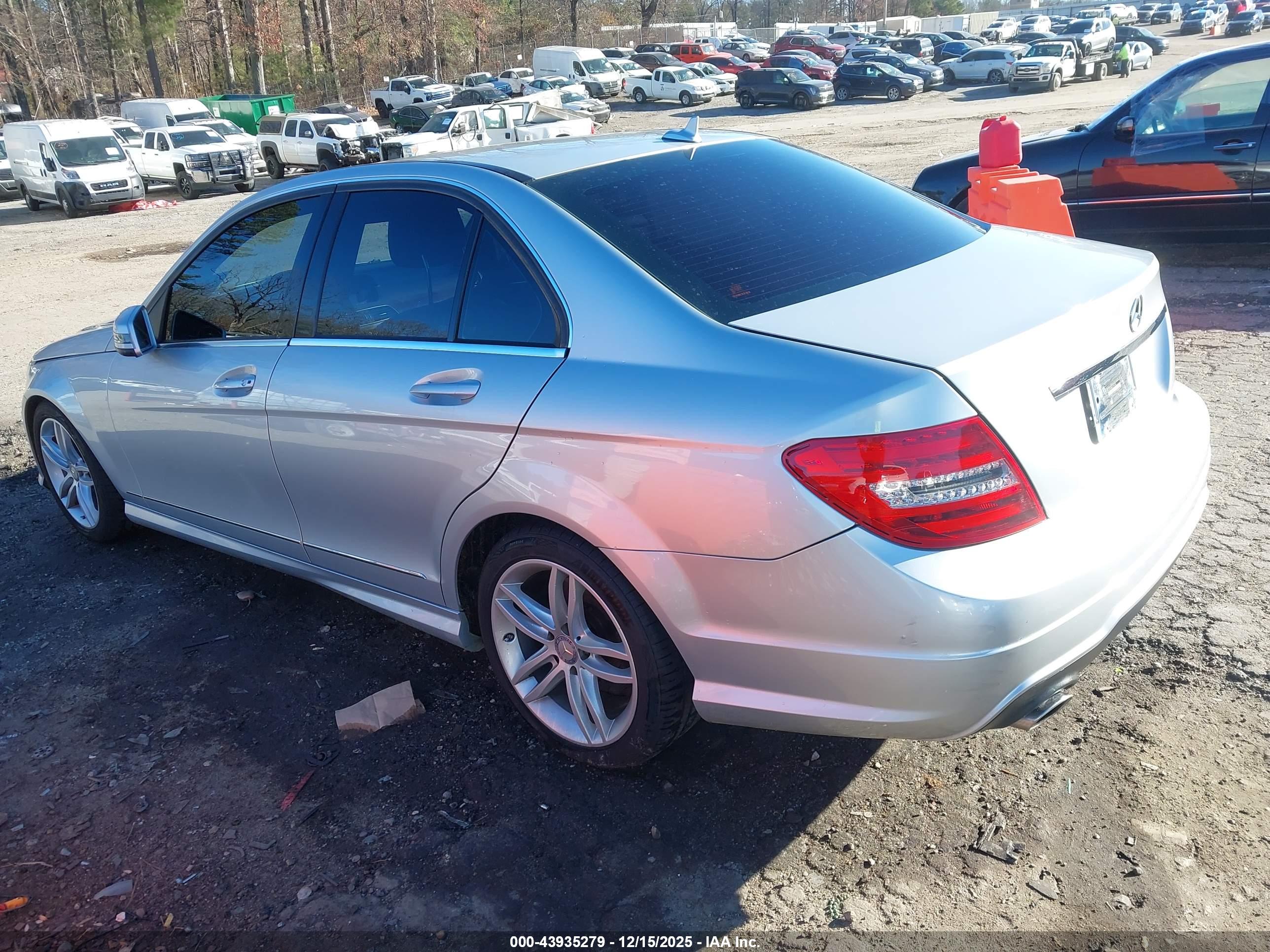 MERCEDES-BENZ C image 3