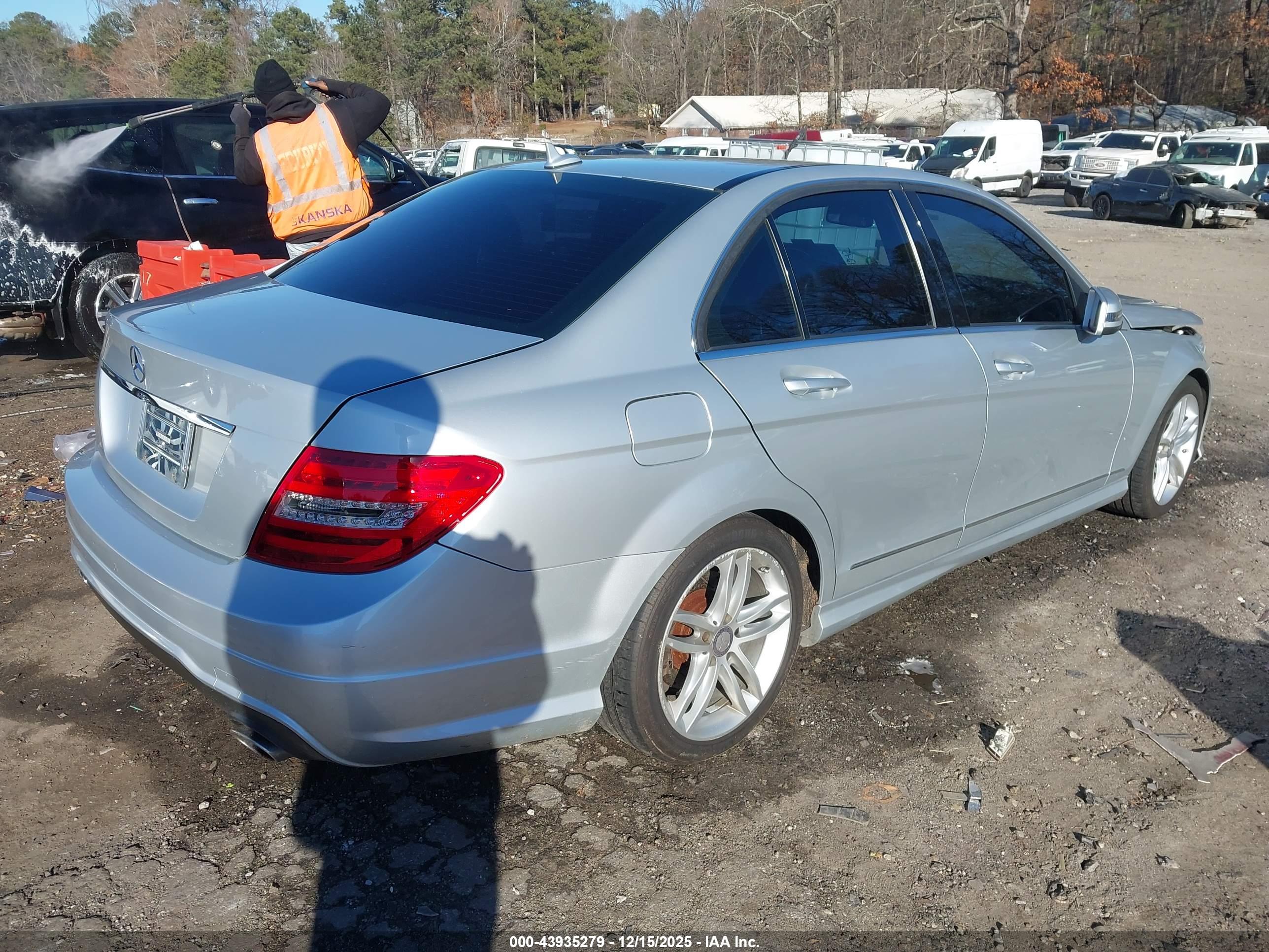 MERCEDES-BENZ C image 4