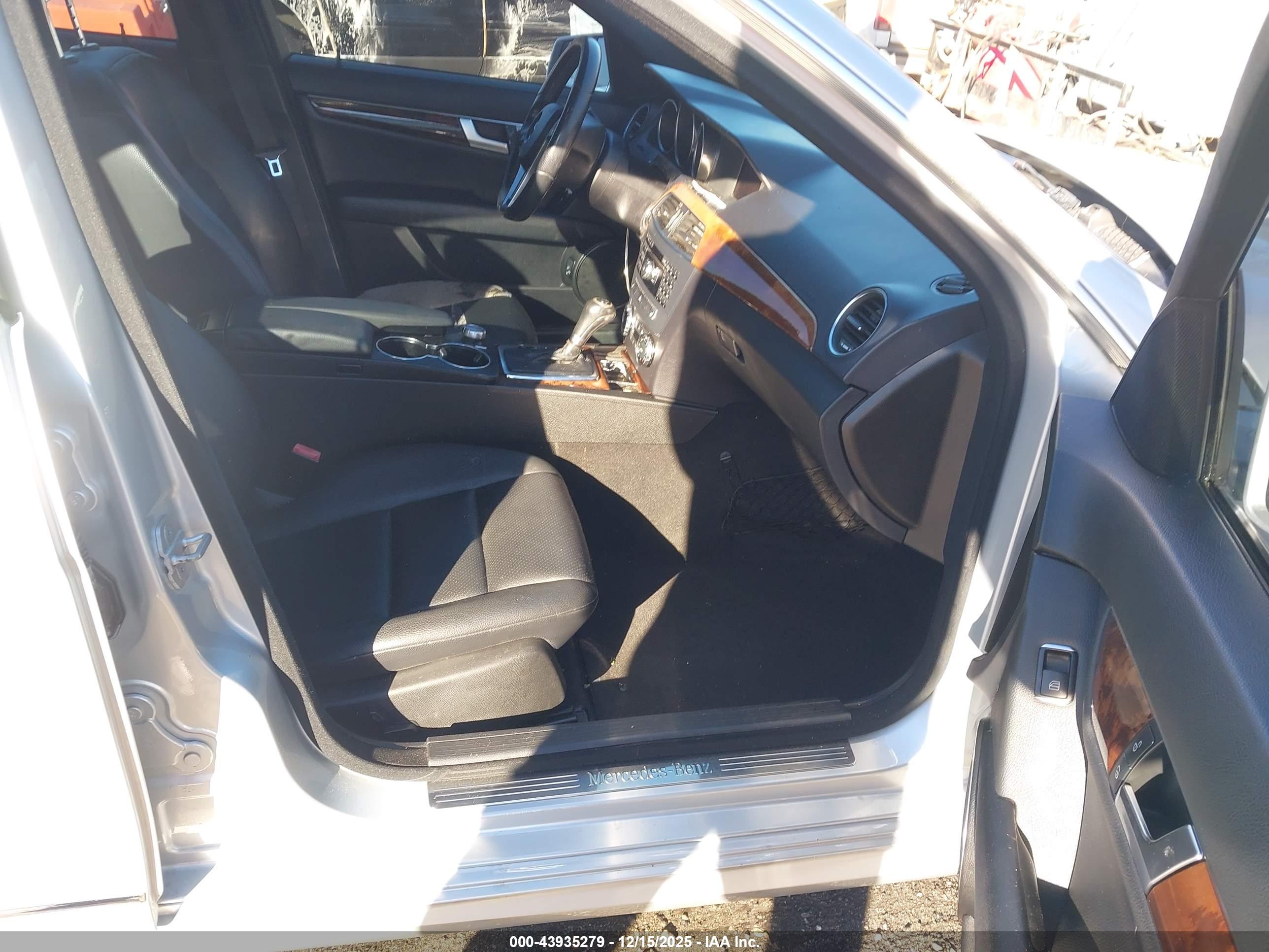 MERCEDES-BENZ C image 5