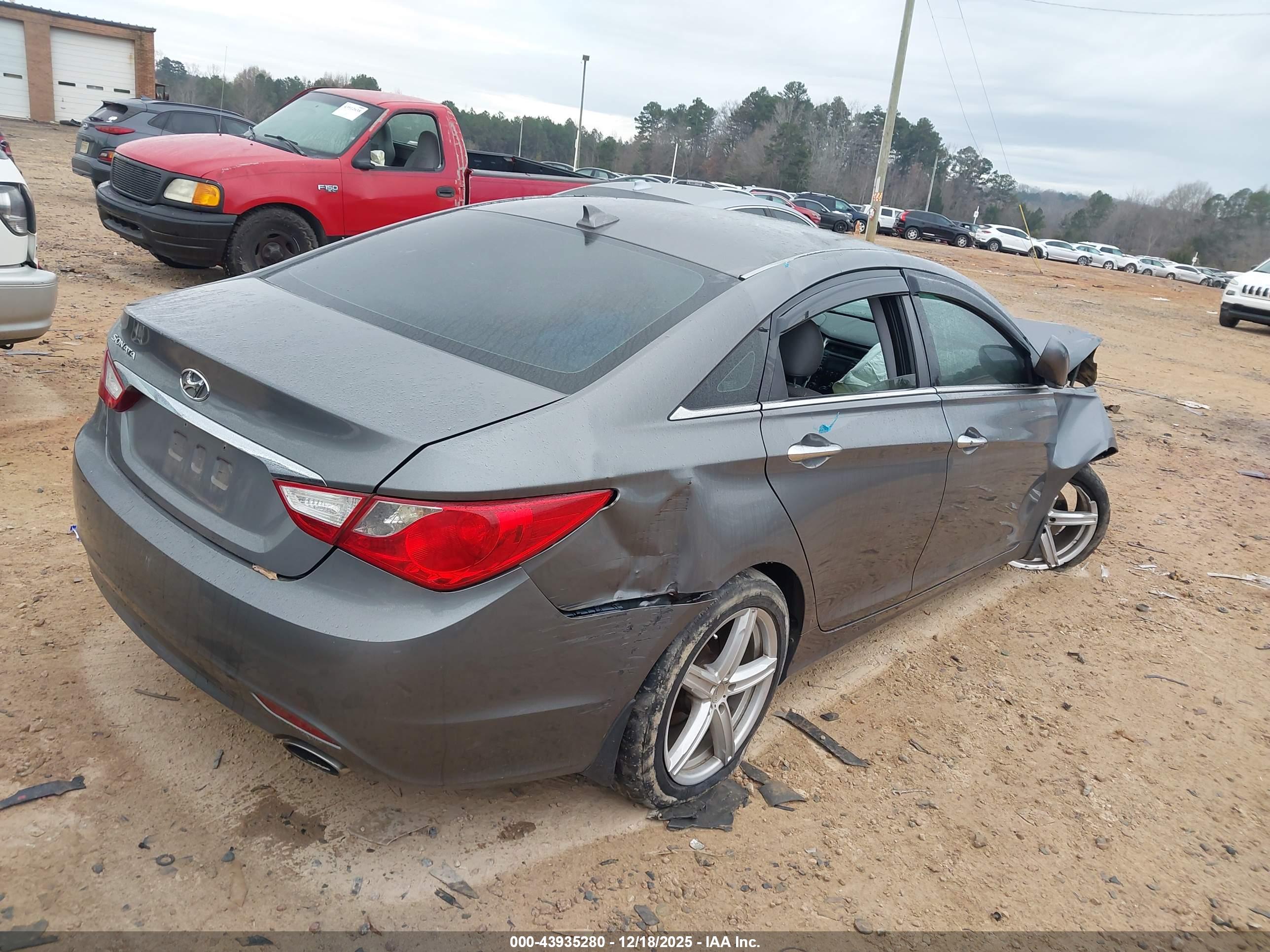 HYUNDAI SONATA image 4