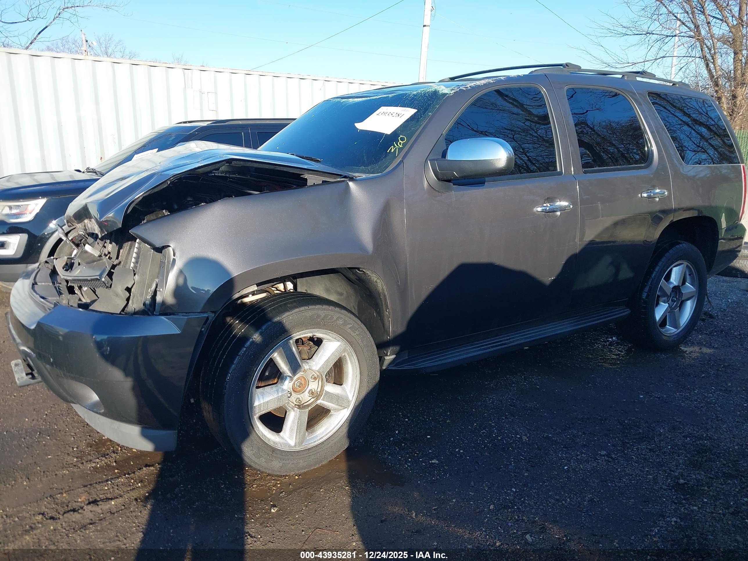 CHEVROLET TAHOE image 2
