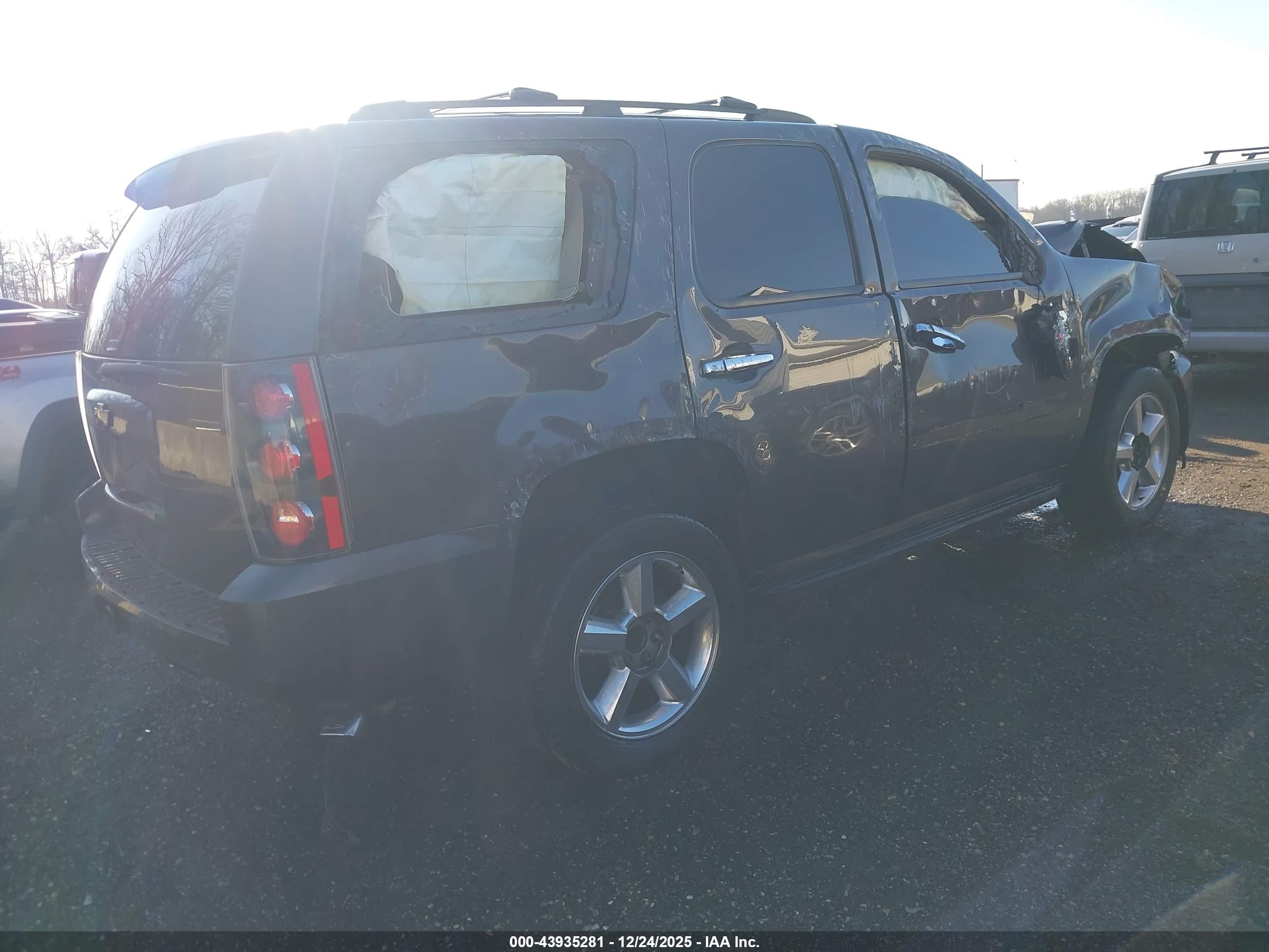 CHEVROLET TAHOE image 4