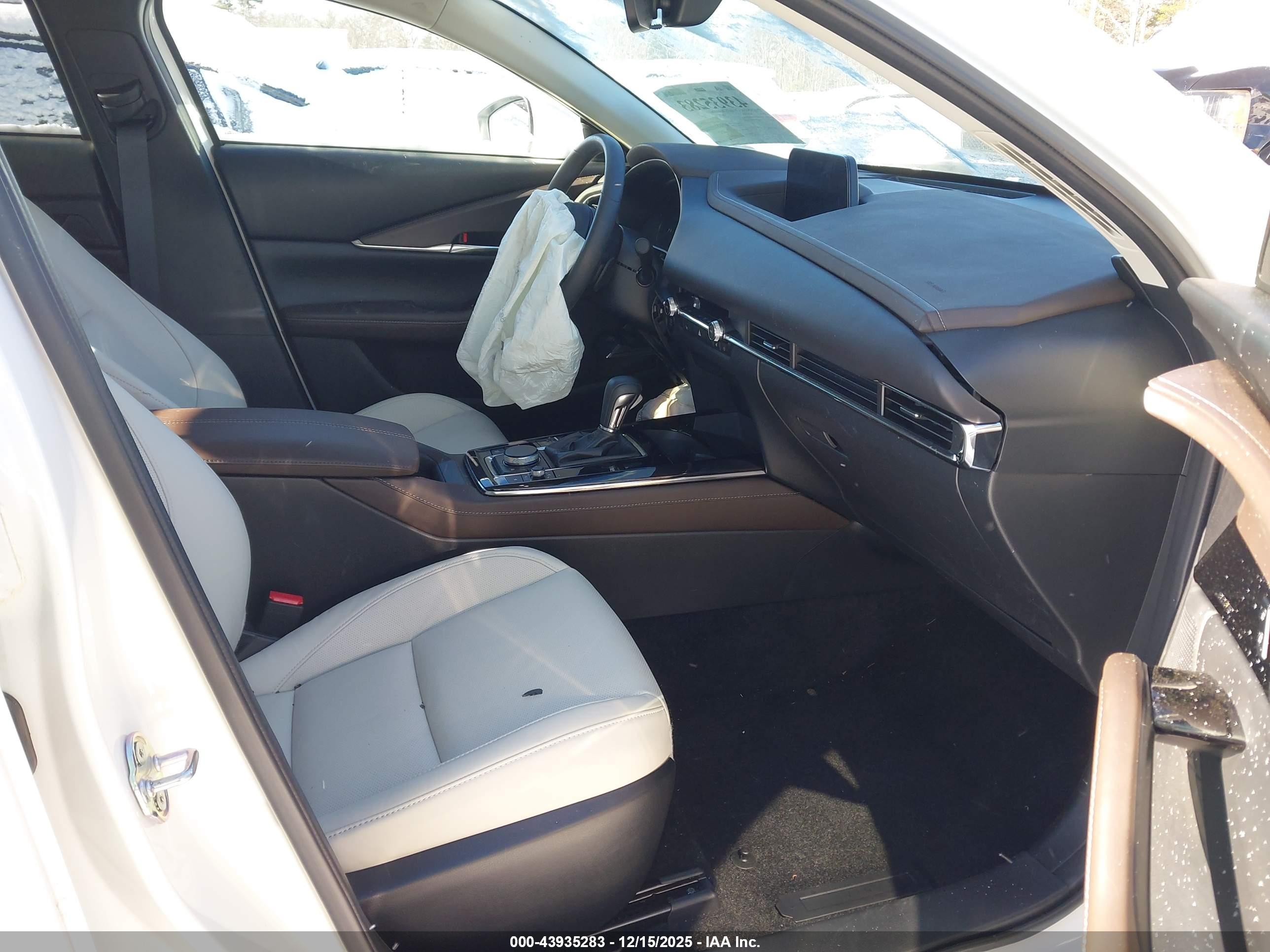 MAZDA CX-30 image 5