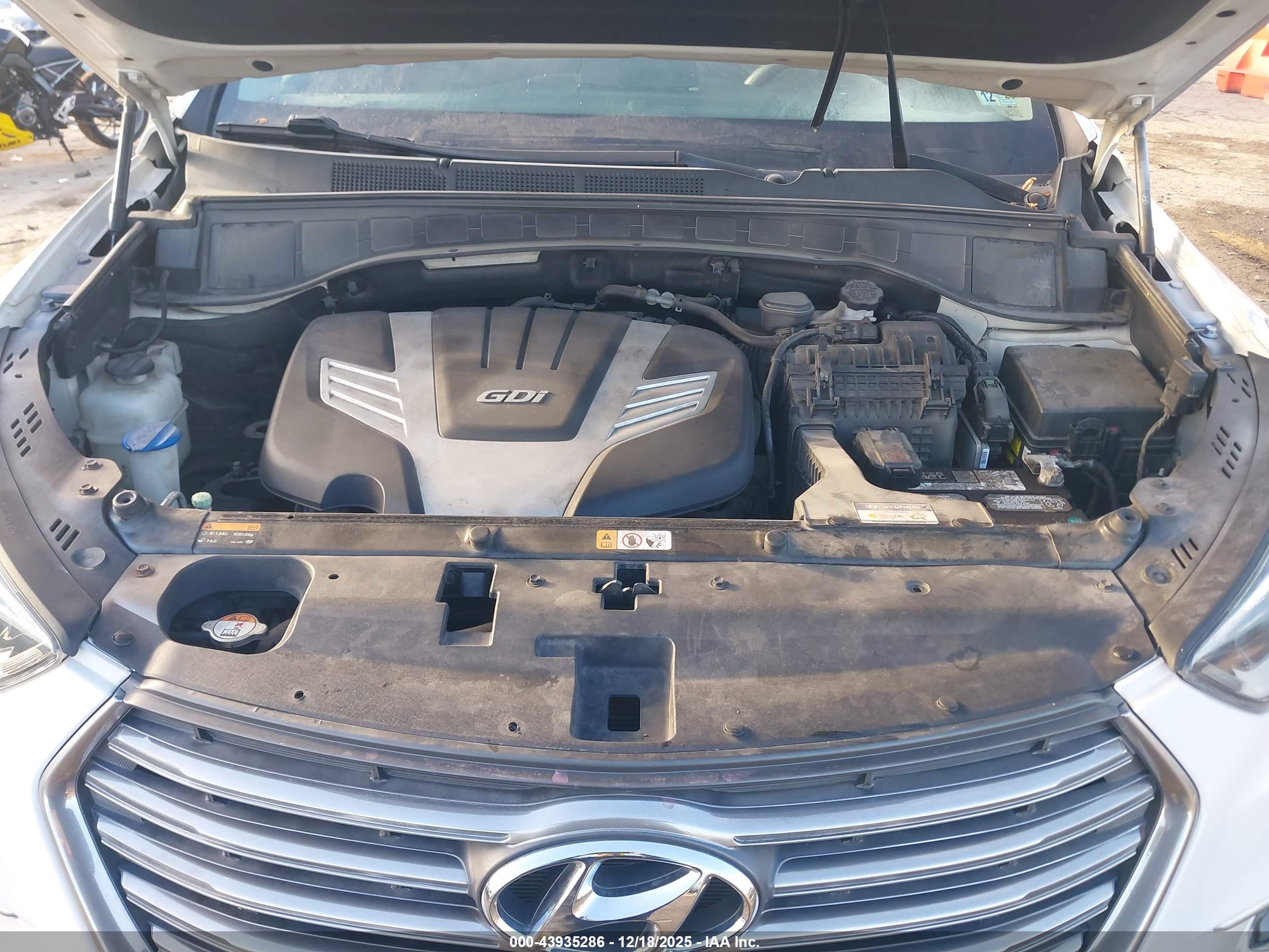 HYUNDAI SANTA image 10