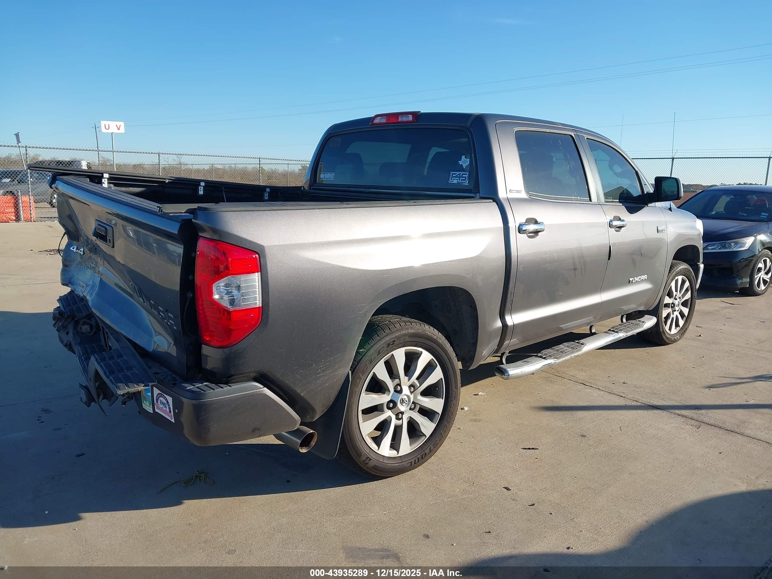 TOYOTA TUNDRA image 4