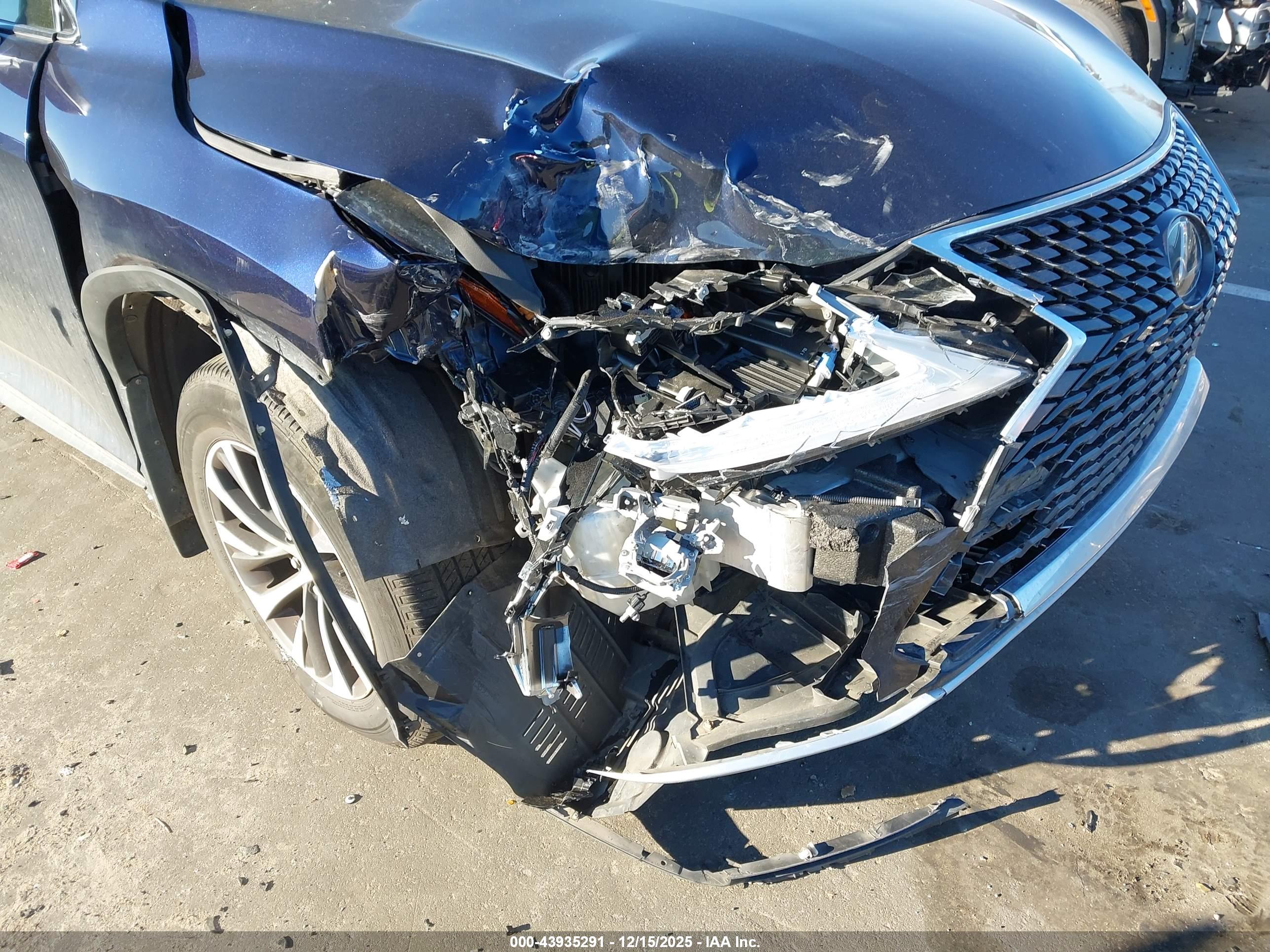 LEXUS RX image 6