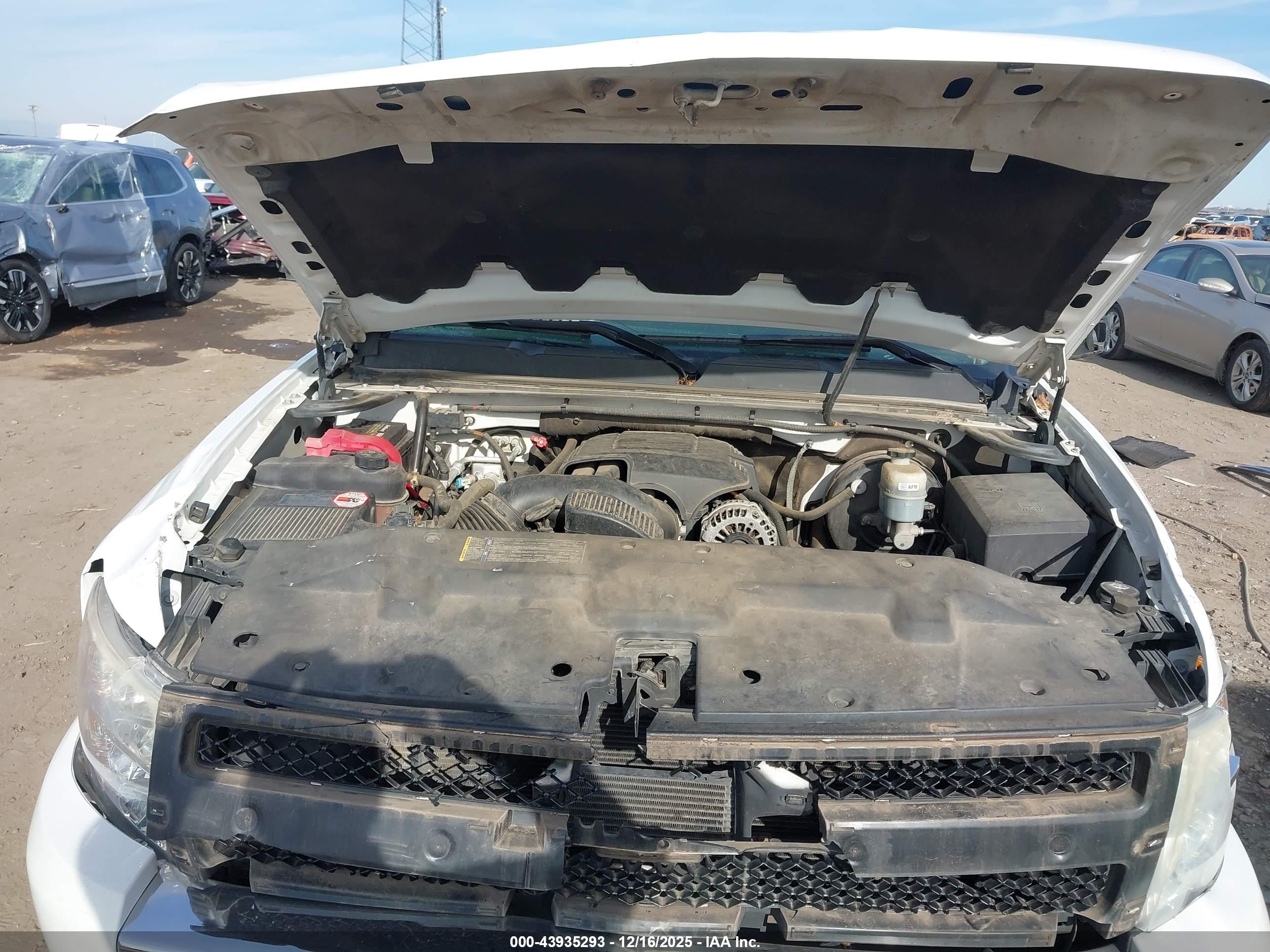 CHEVROLET SILVERADO image 10