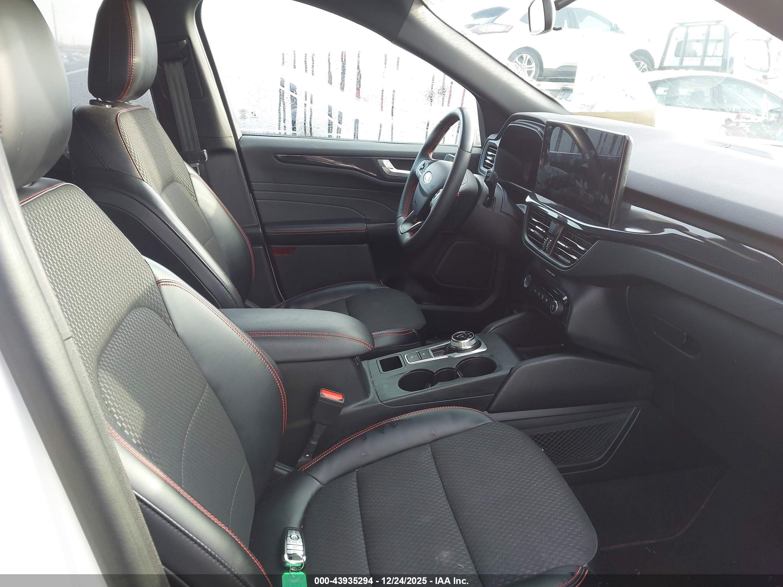FORD ESCAPE image 5