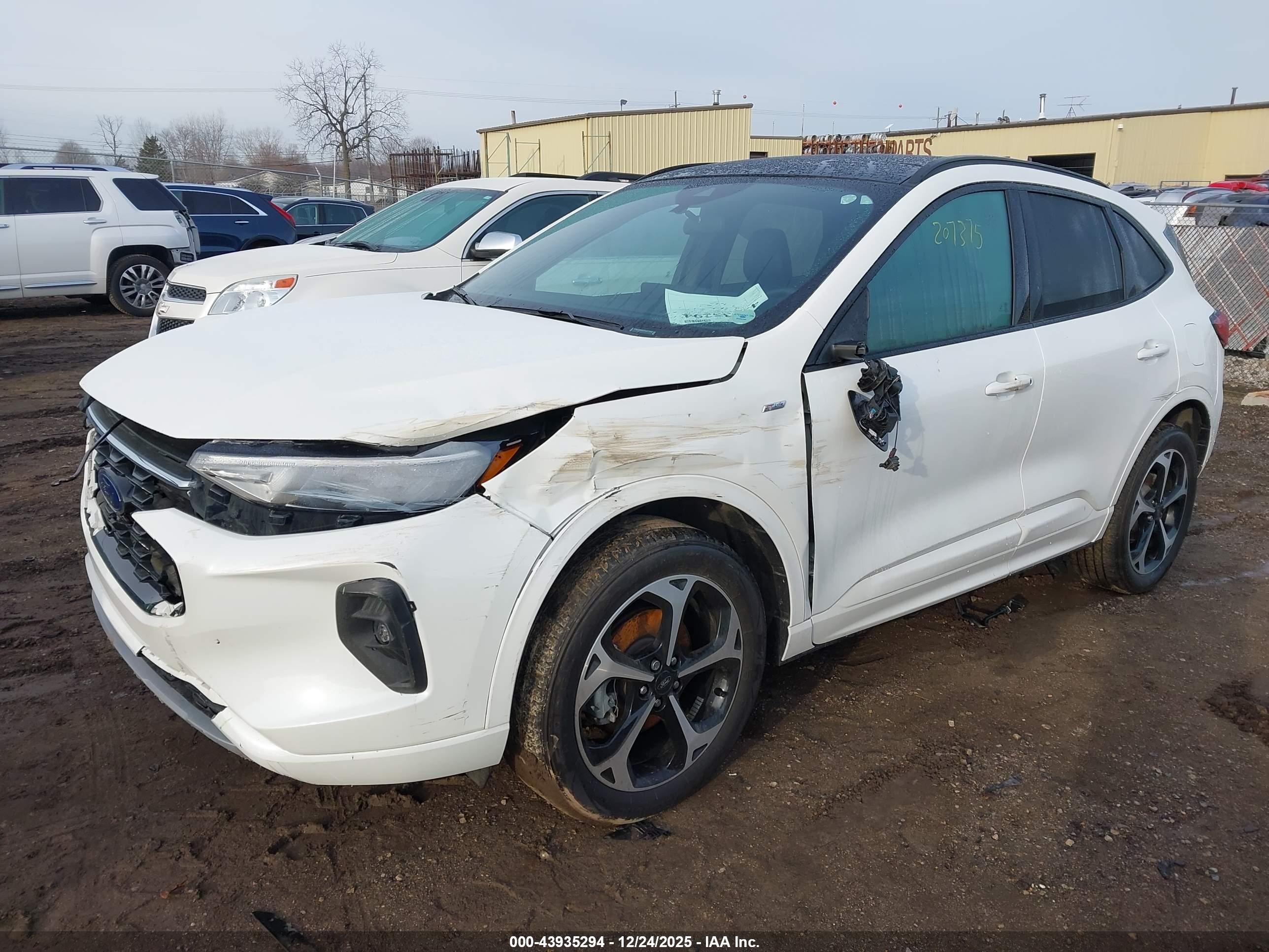 FORD ESCAPE image 6