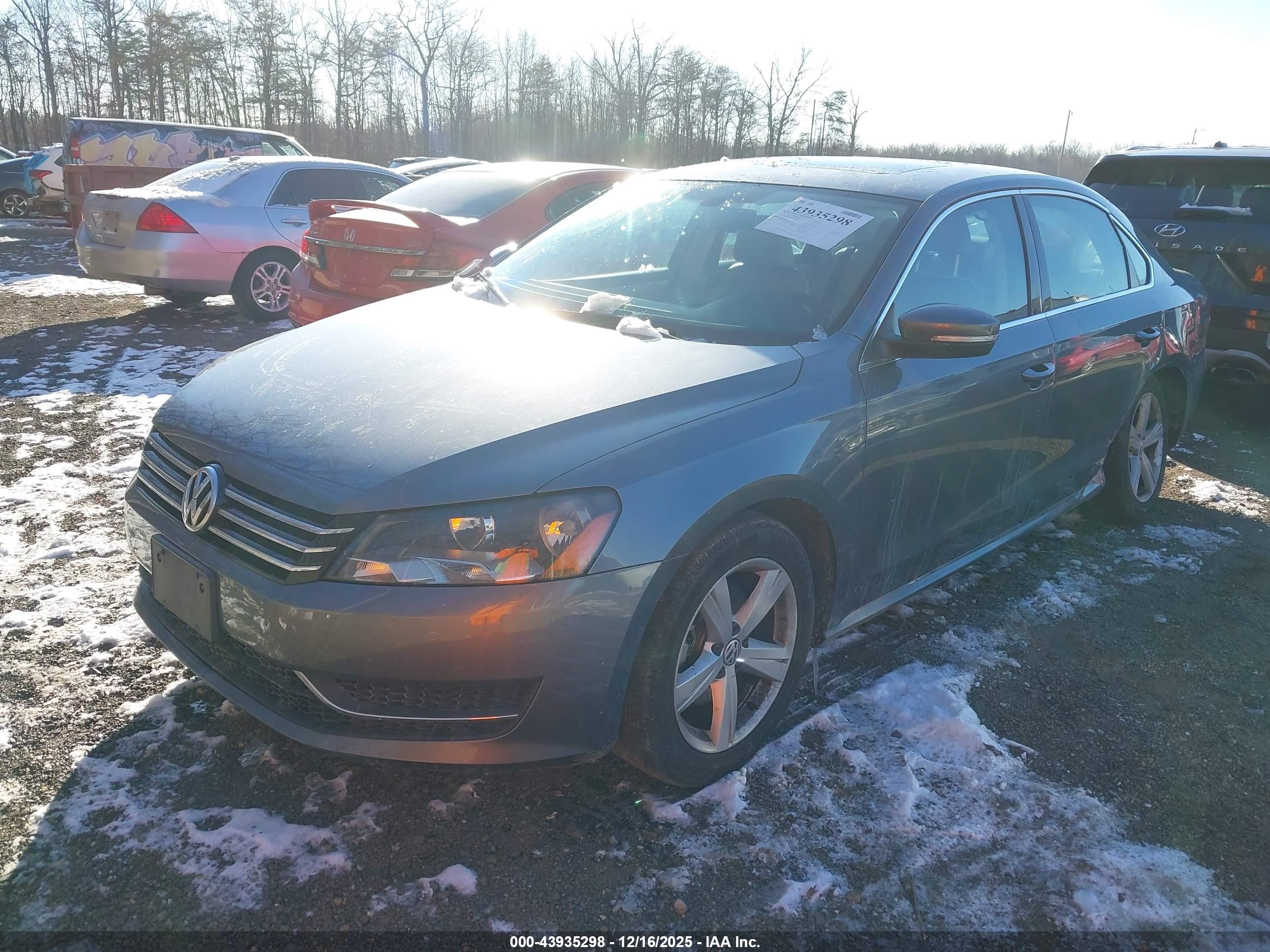 VOLKSWAGEN PASSAT image 2