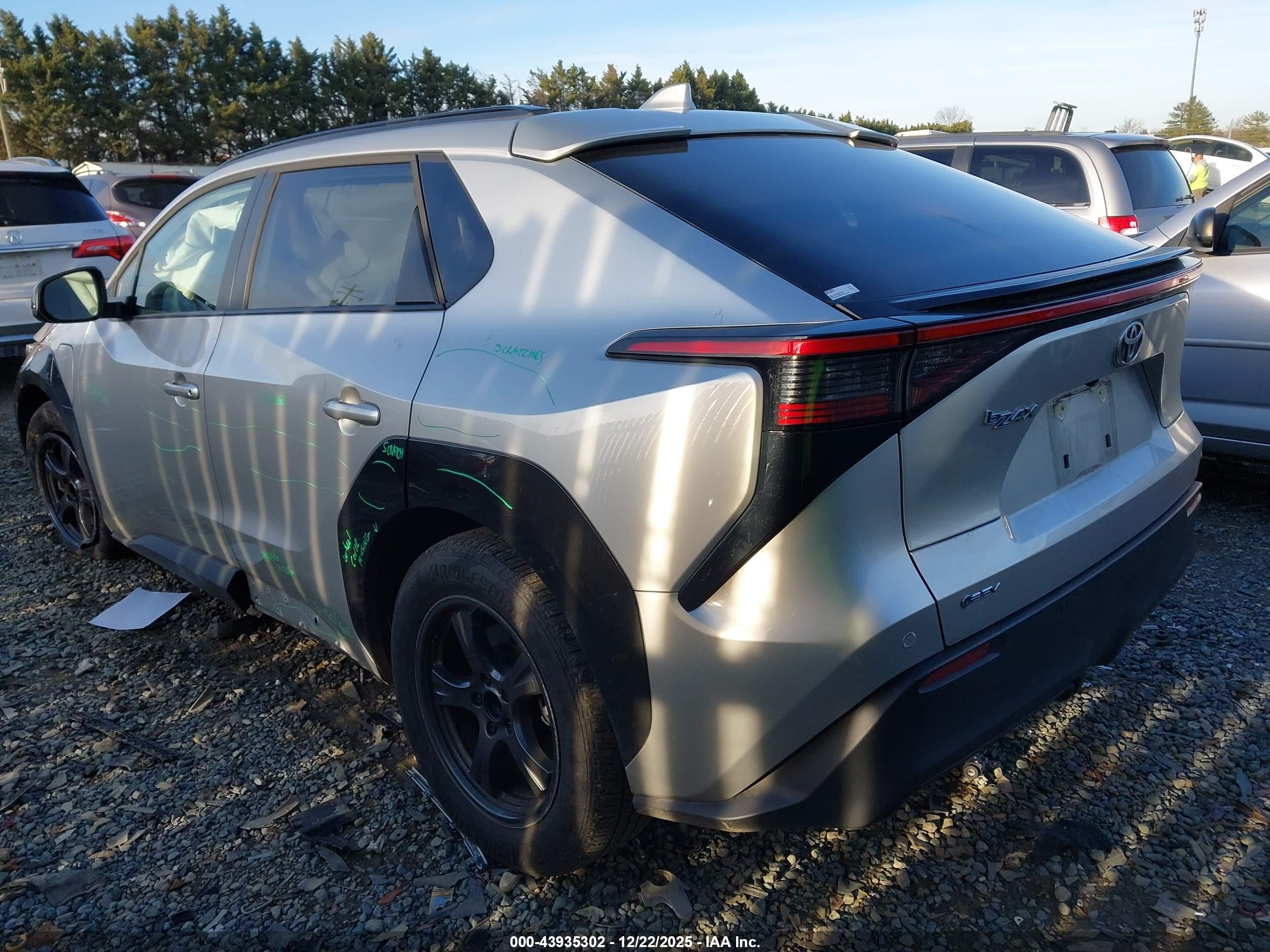 TOYOTA BZ4X image 3