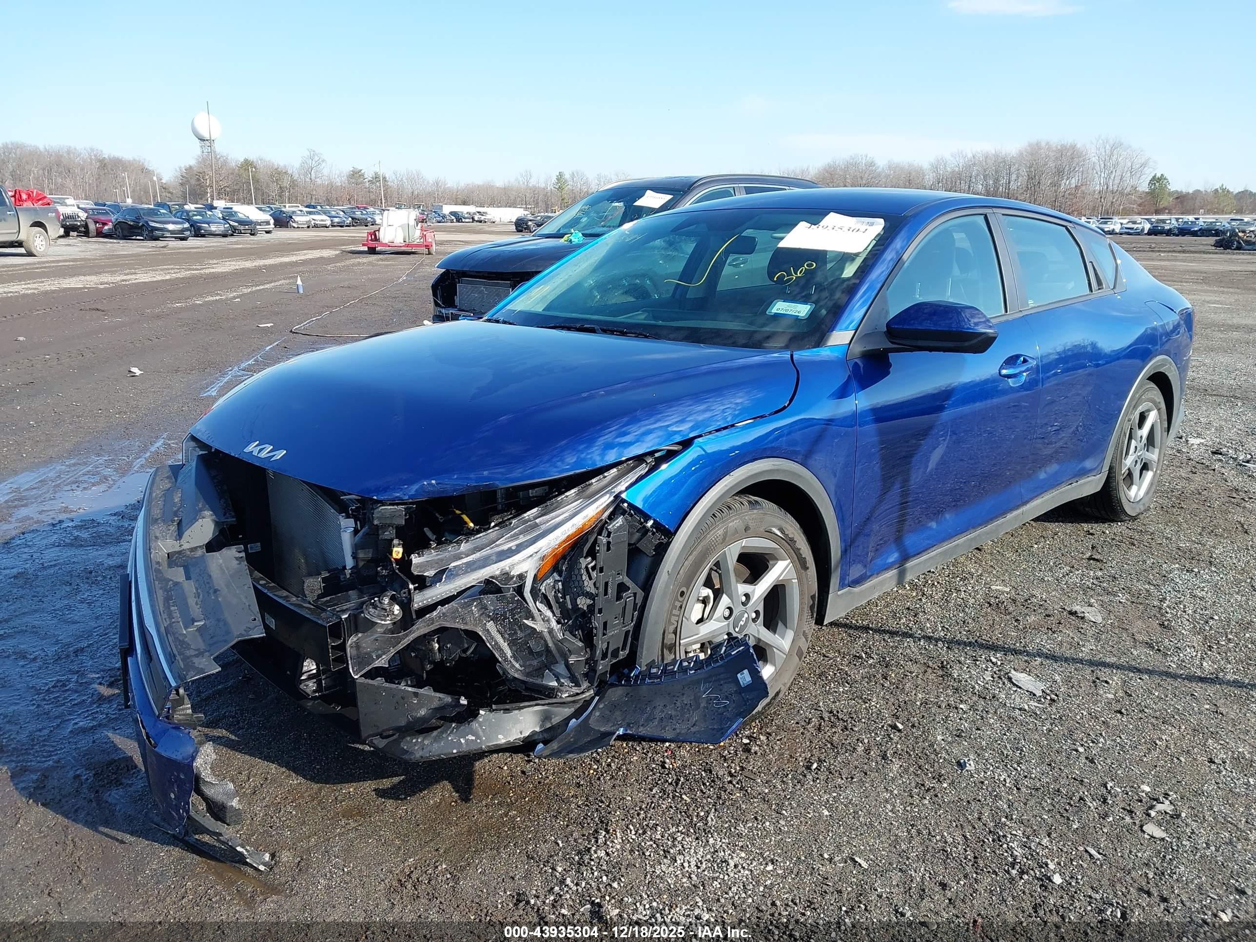 KIA K4 image 2