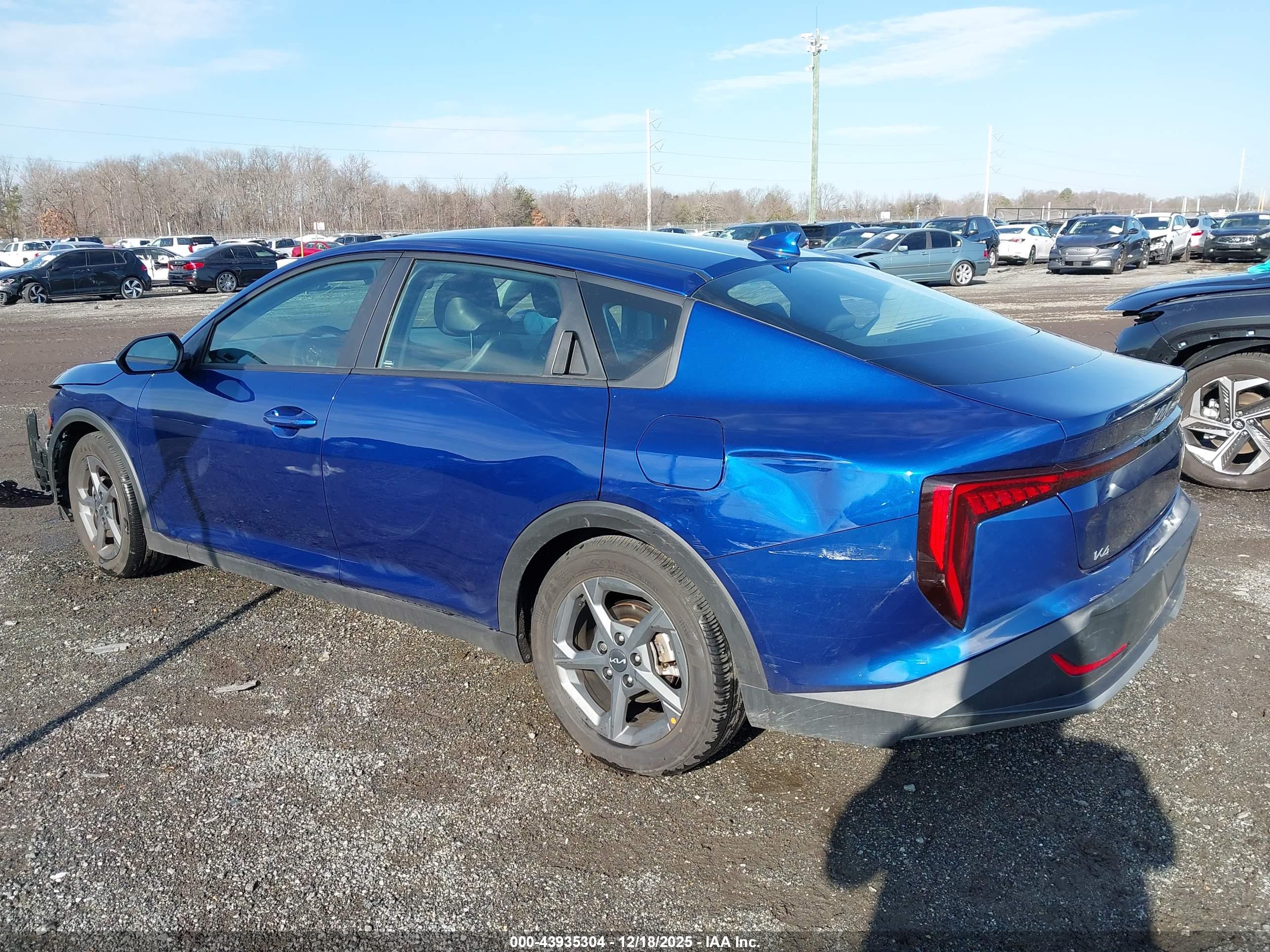 KIA K4 image 3