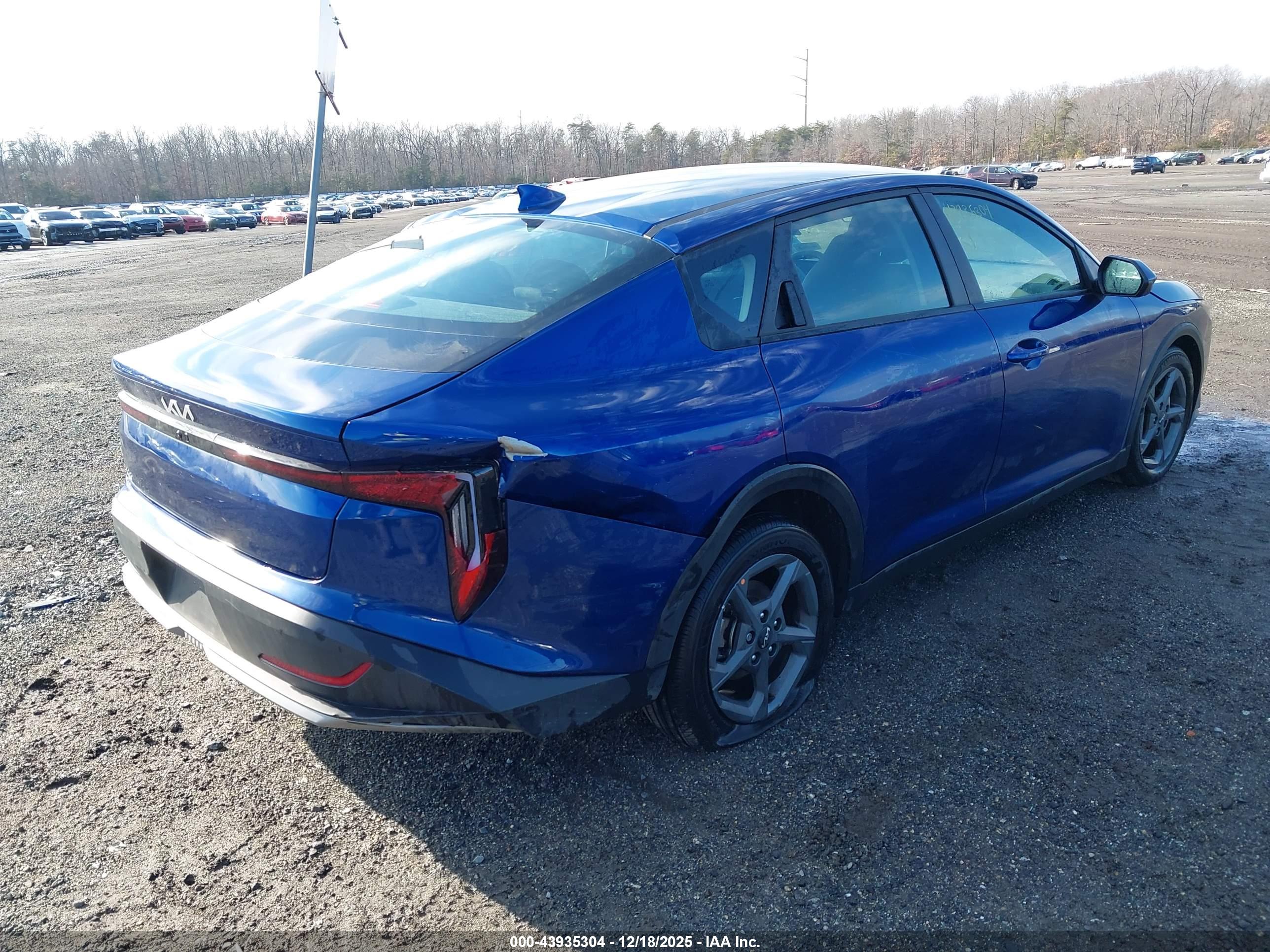 KIA K4 image 4