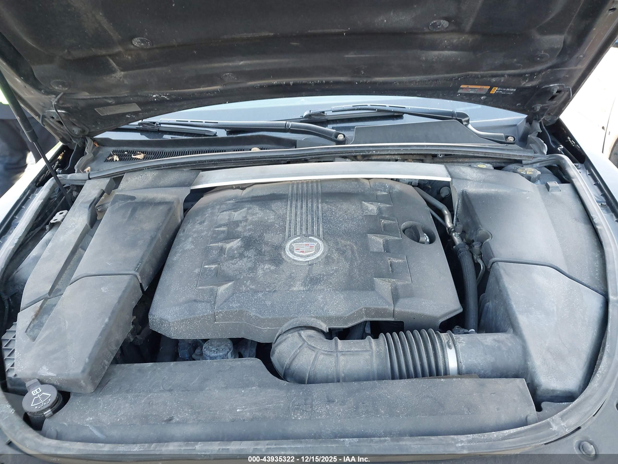 CADILLAC CTS image 10