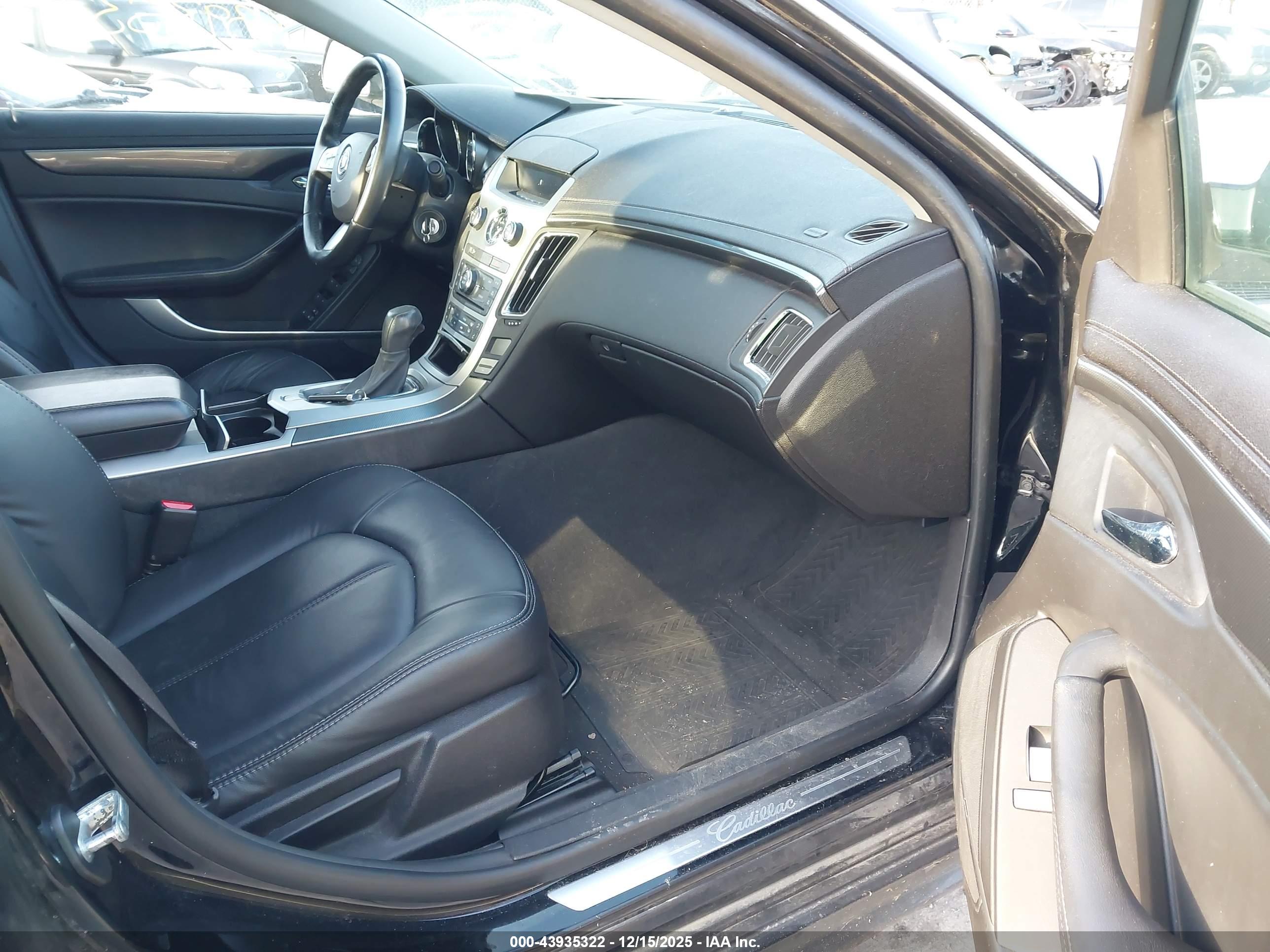 CADILLAC CTS image 5