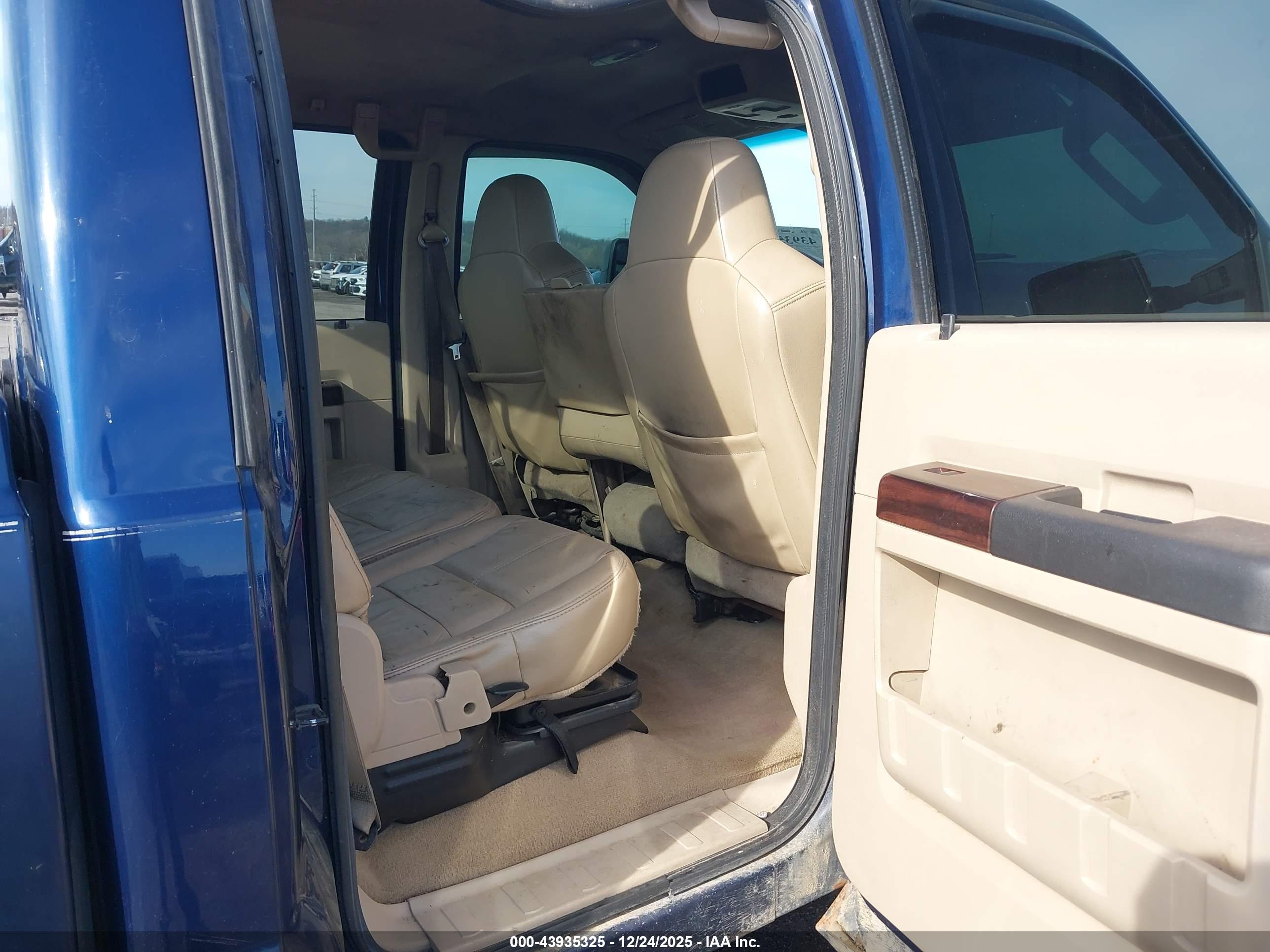 FORD F-350 image 8
