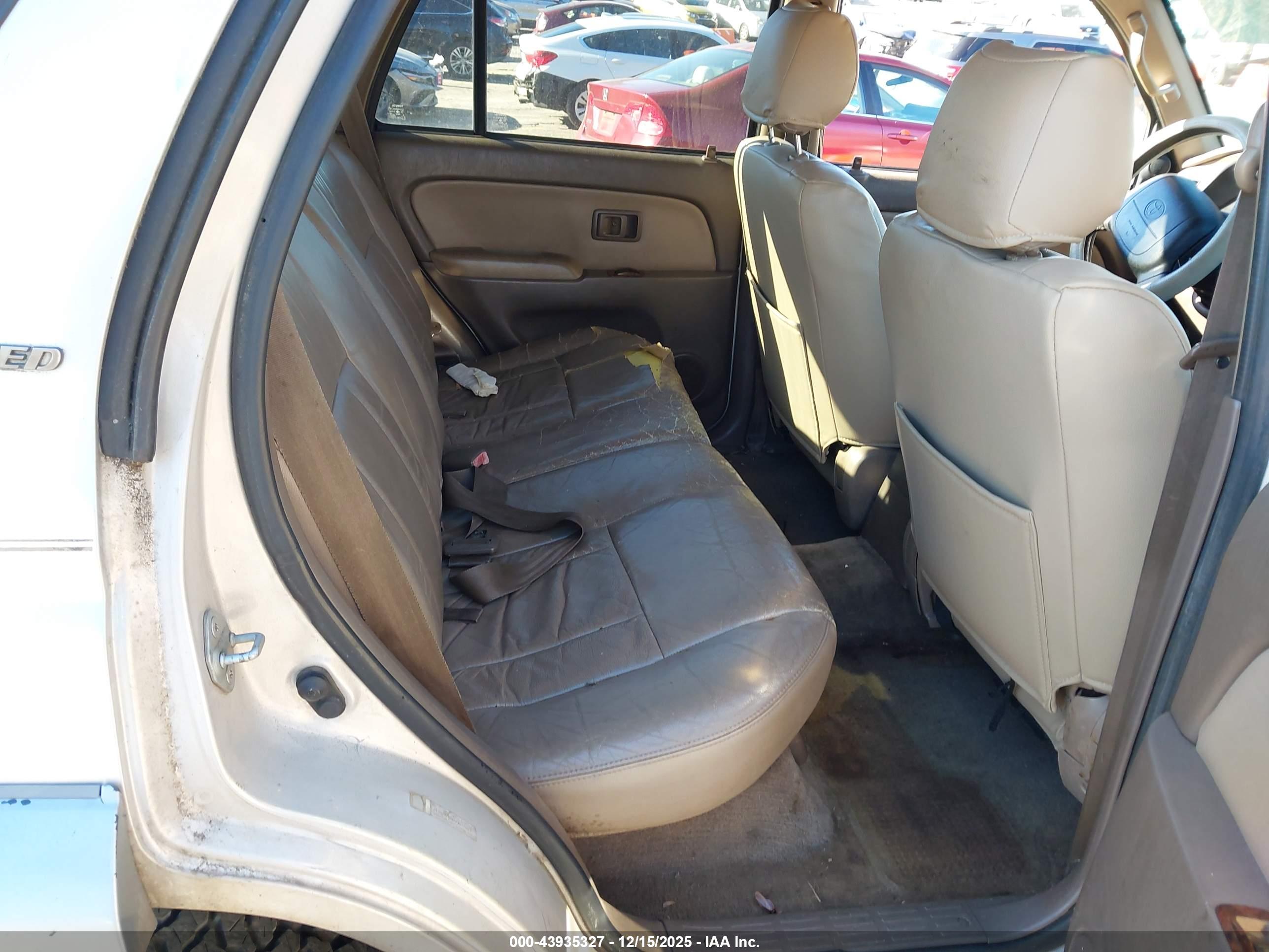 TOYOTA 4RUNNER image 8