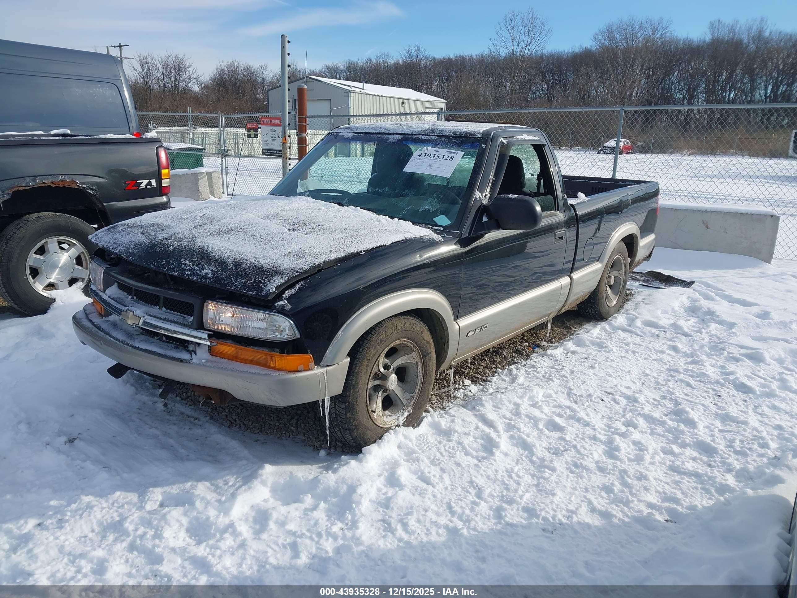 CHEVROLET S-10 image 2