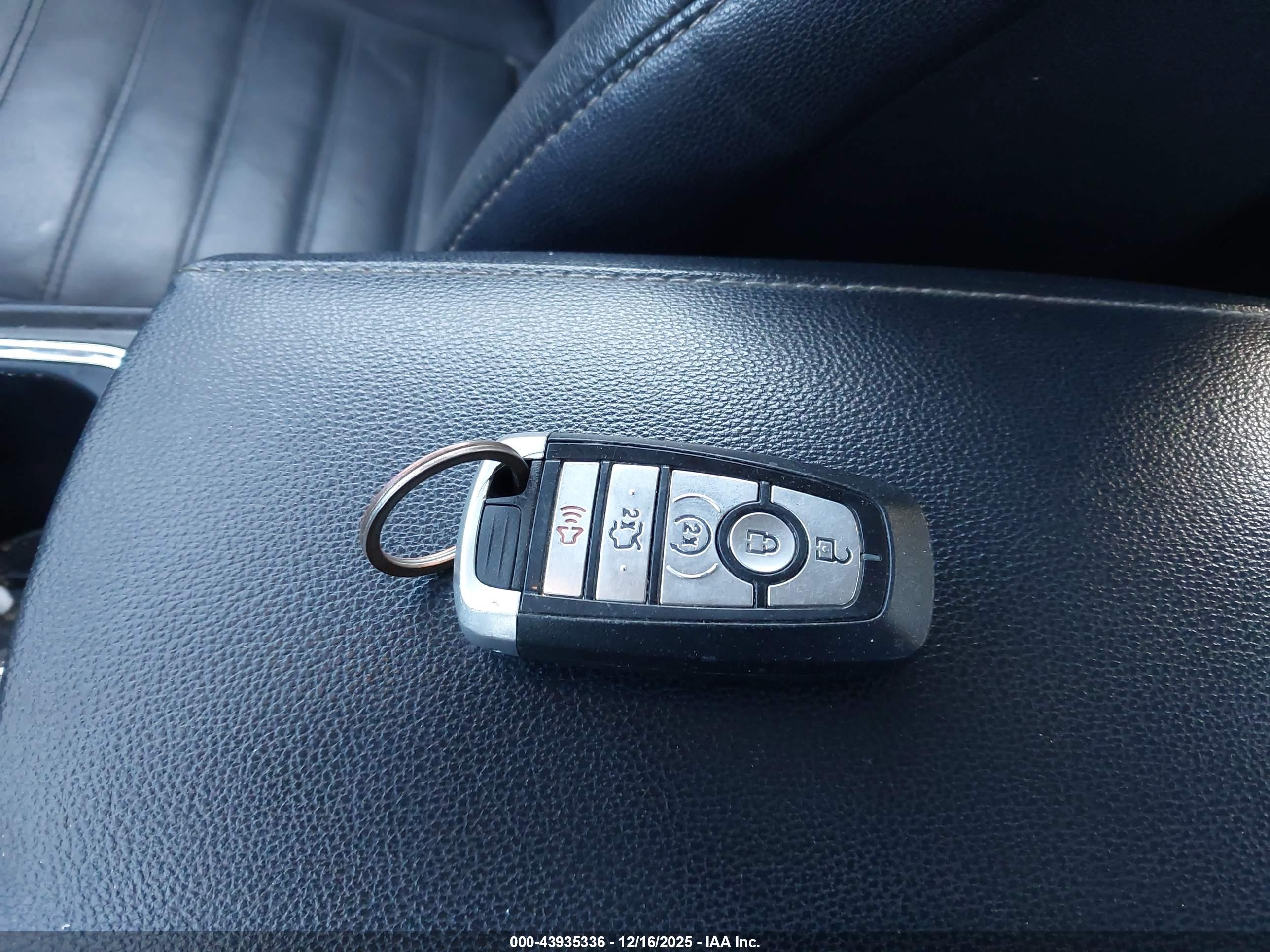 FORD FUSION image 11