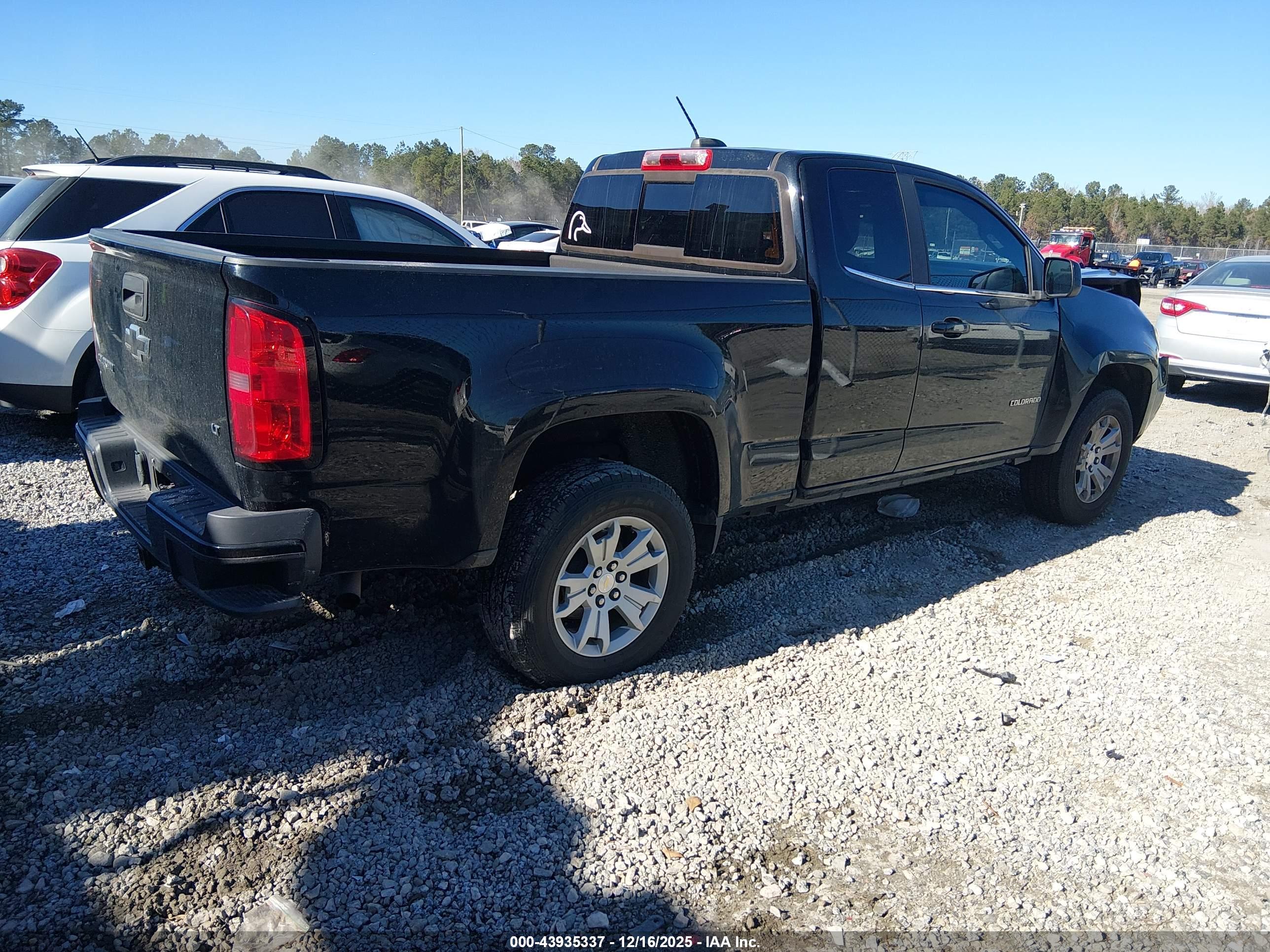 CHEVROLET COLORADO image 4