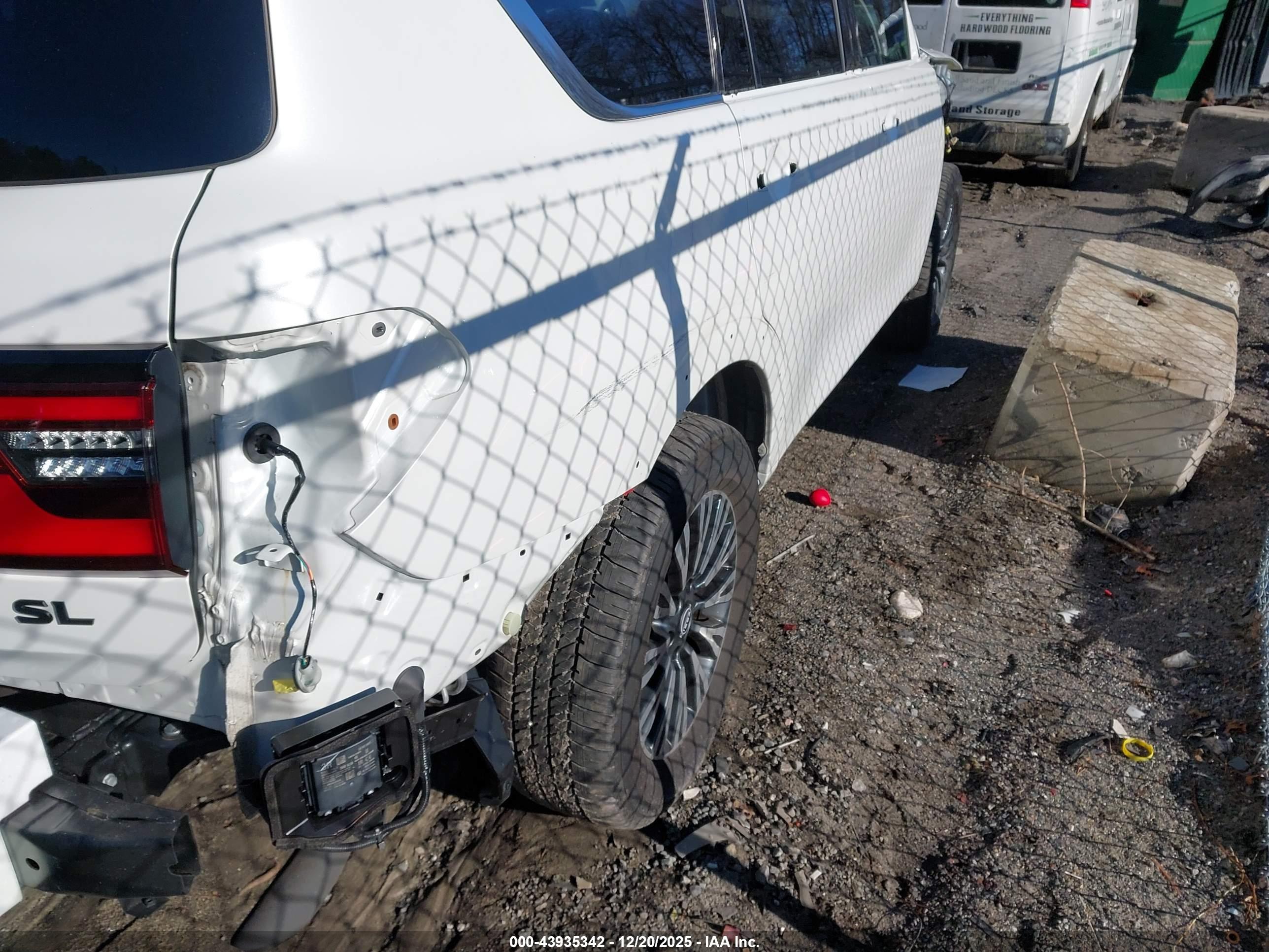 NISSAN ARMADA image 4