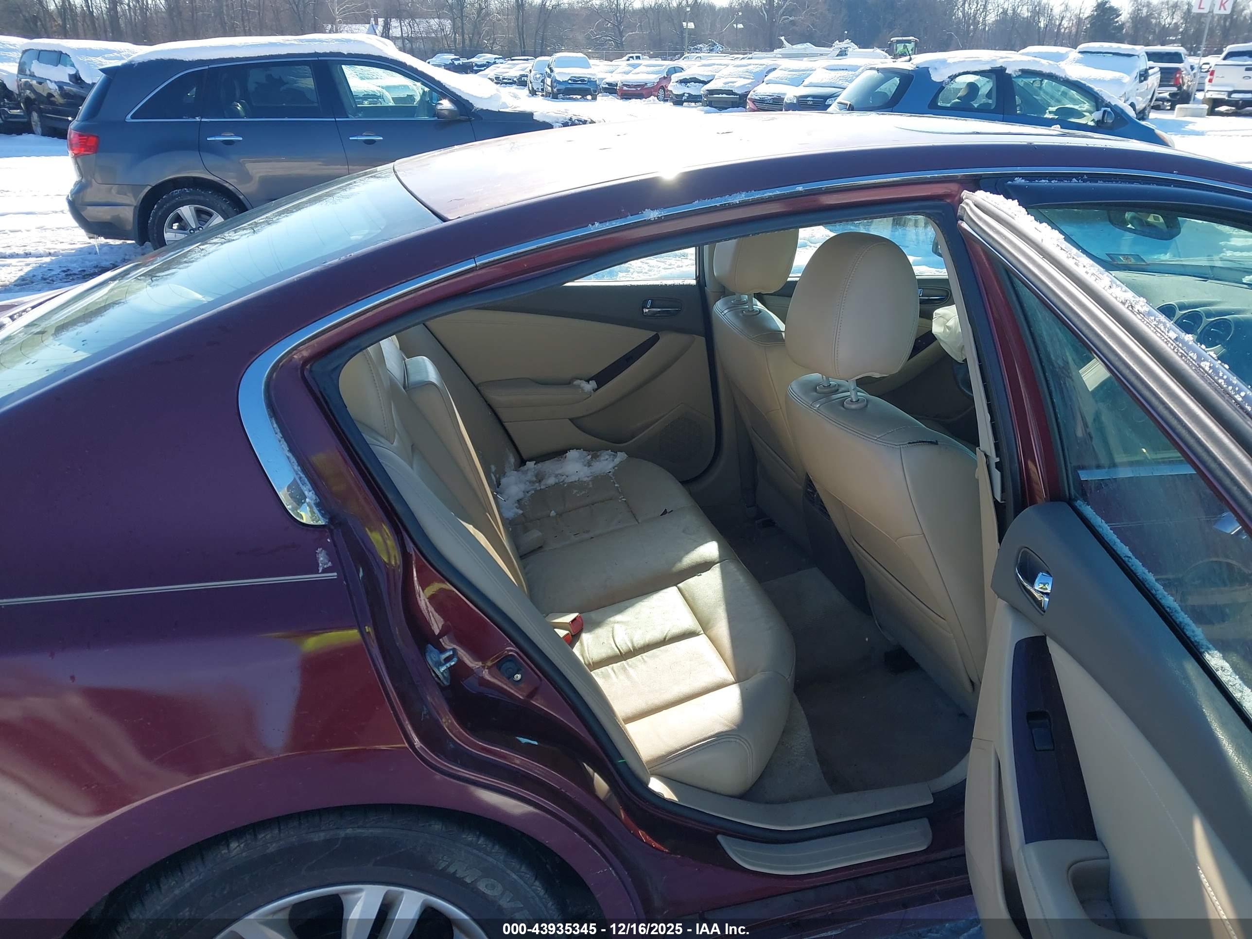 NISSAN ALTIMA image 8