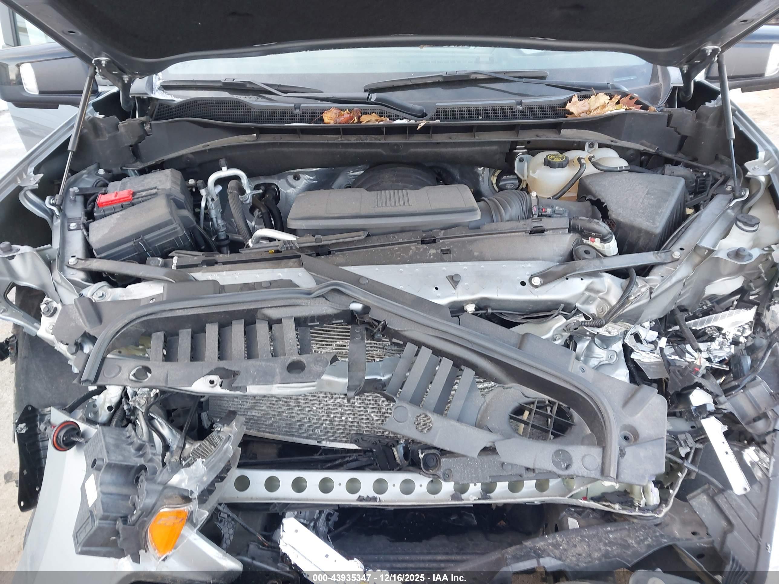 CHEVROLET SILVERADO image 10