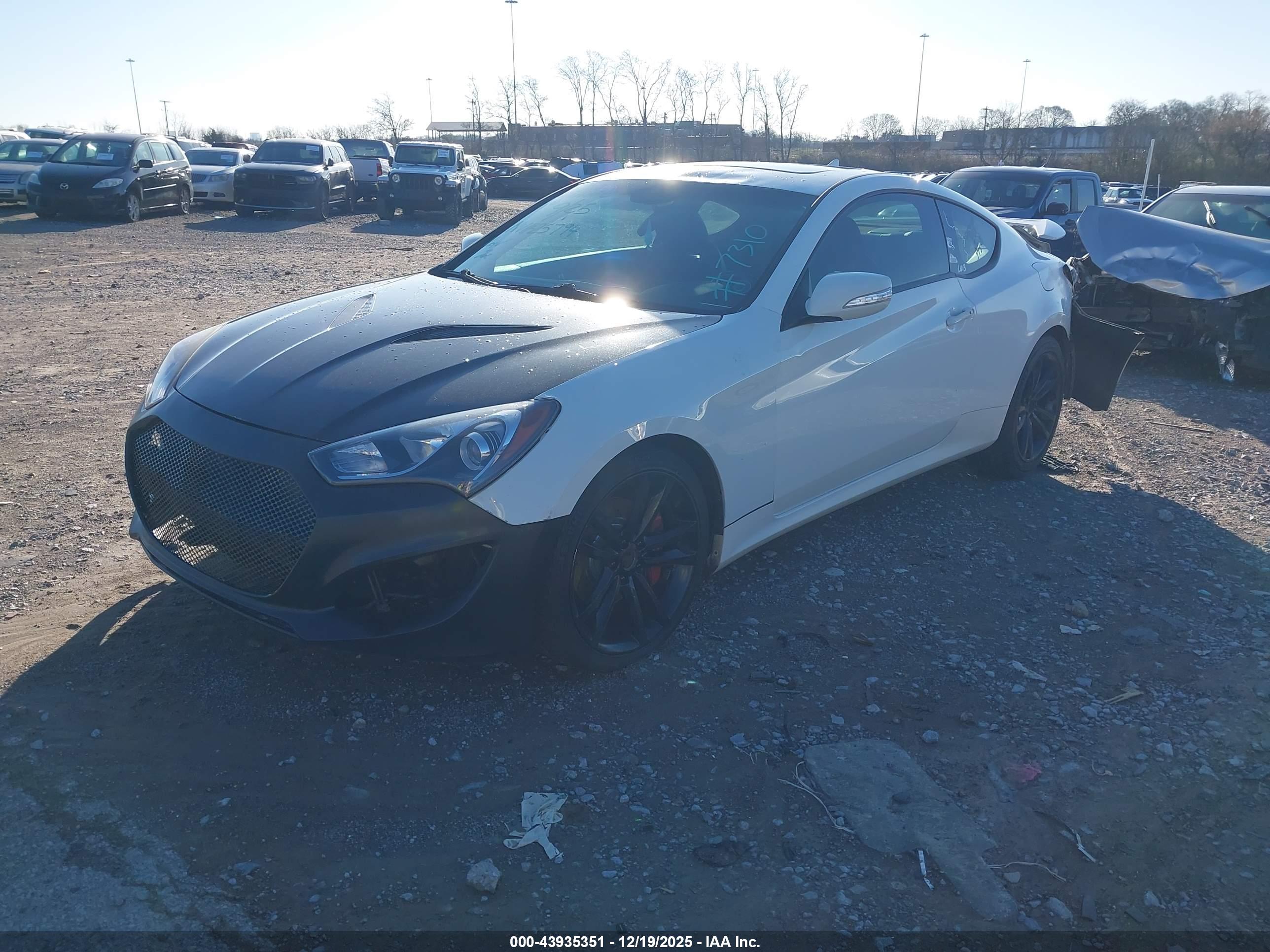 HYUNDAI GENESIS image 2