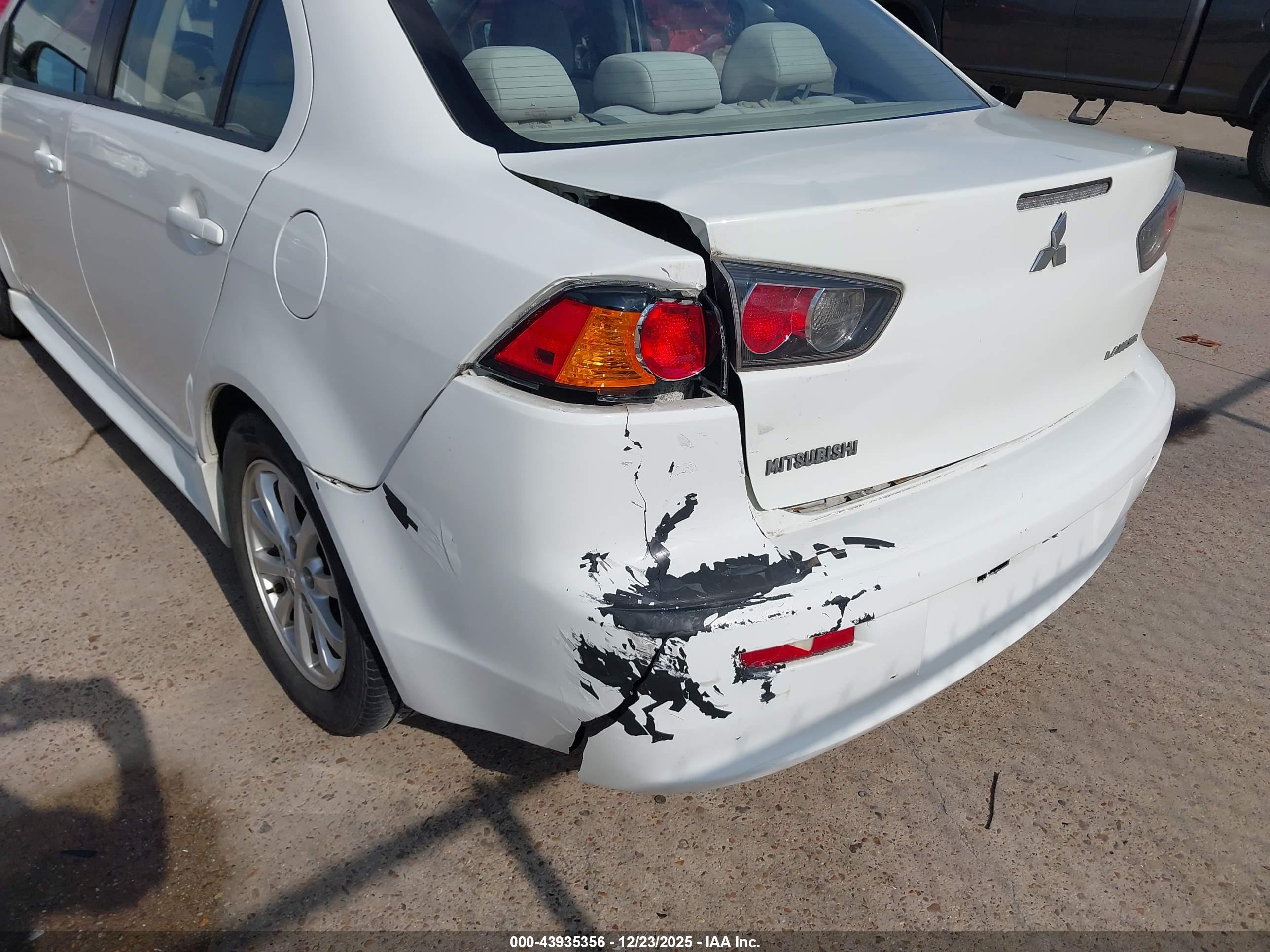 MITSUBISHI LANCER image 6