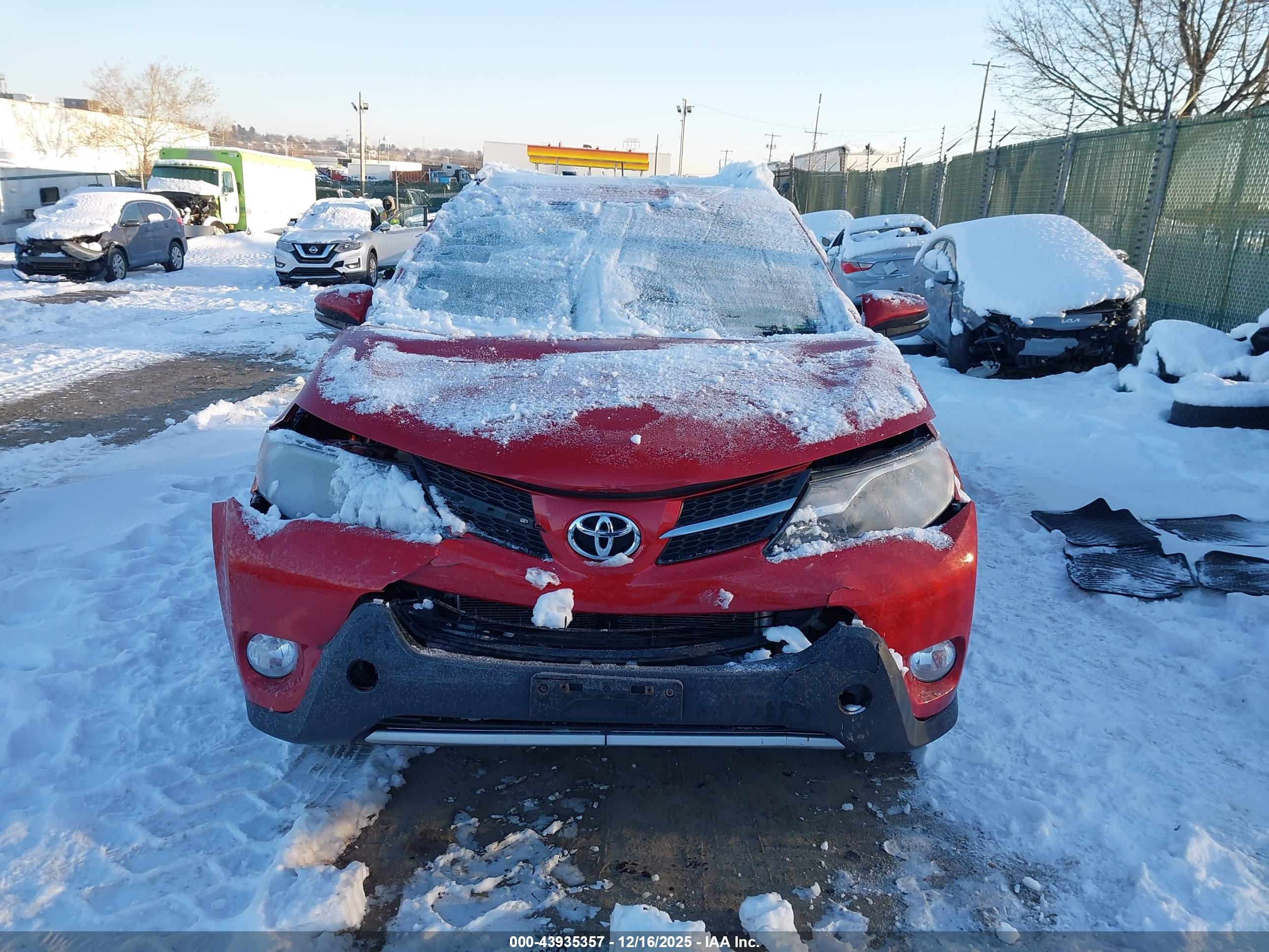 TOYOTA RAV4 image 6