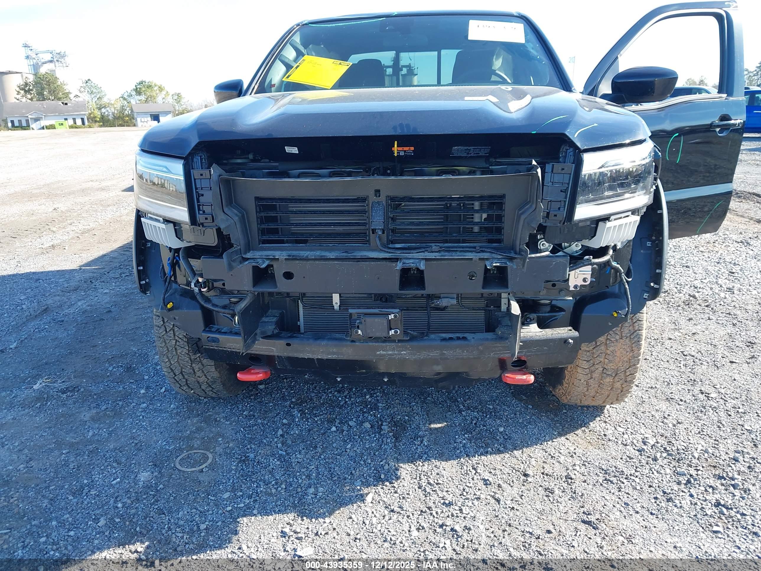 NISSAN FRONTIER image 6