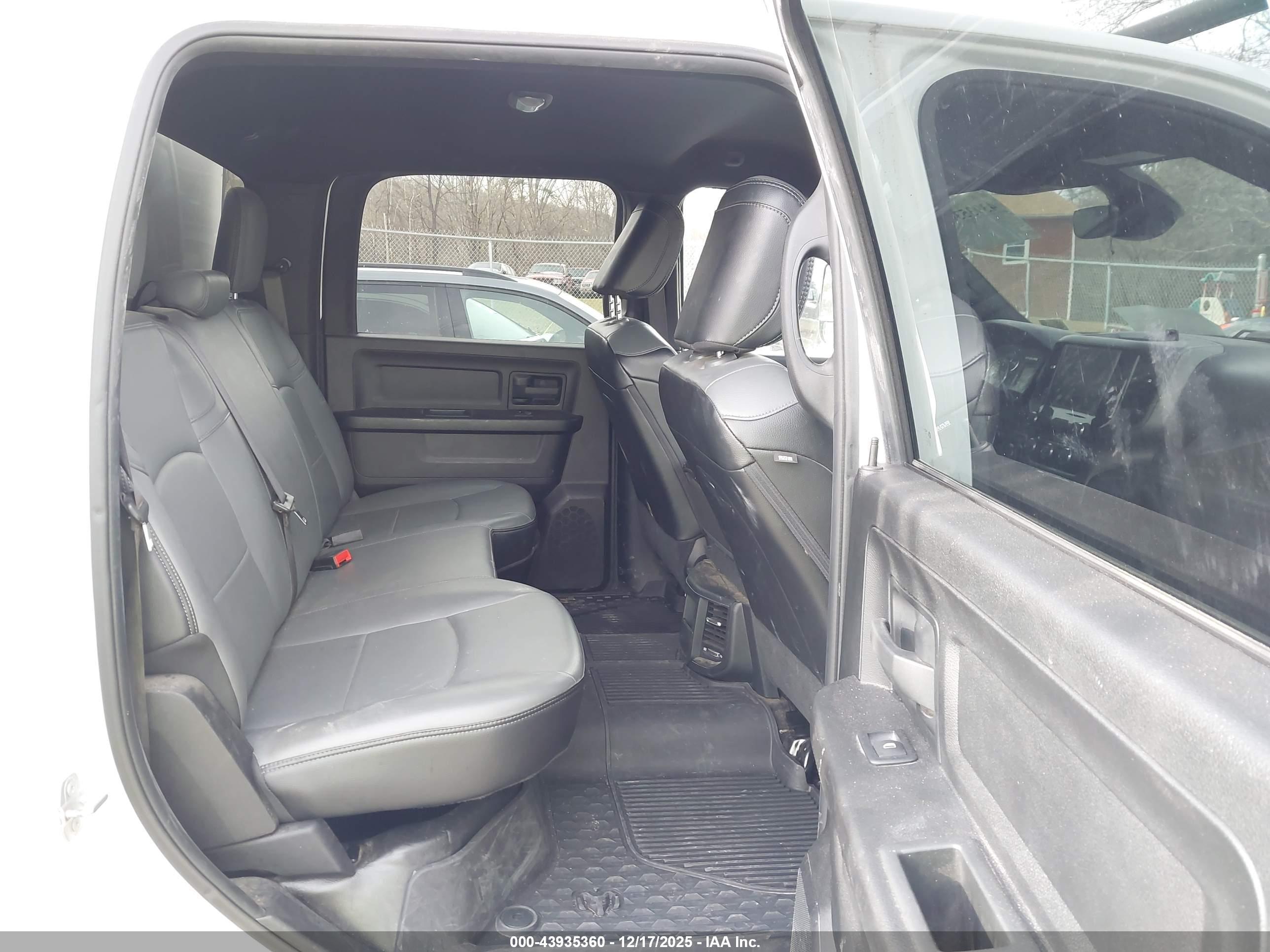 RAM 2500 image 8