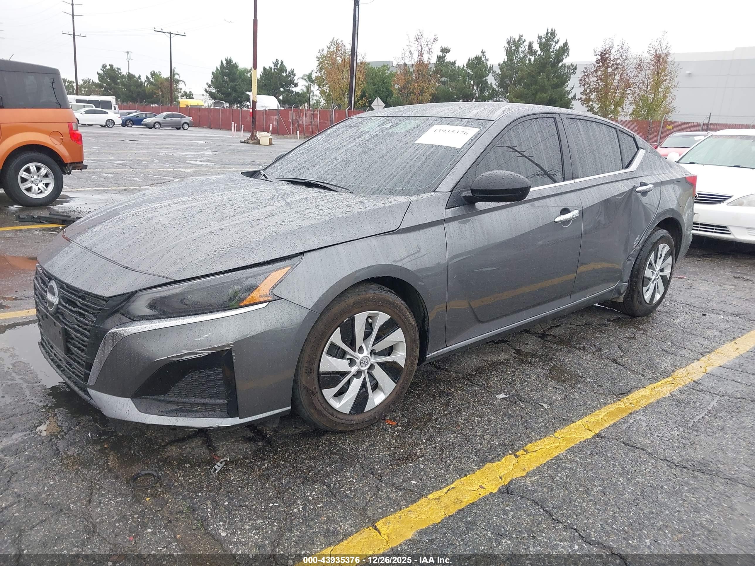 NISSAN ALTIMA image 2