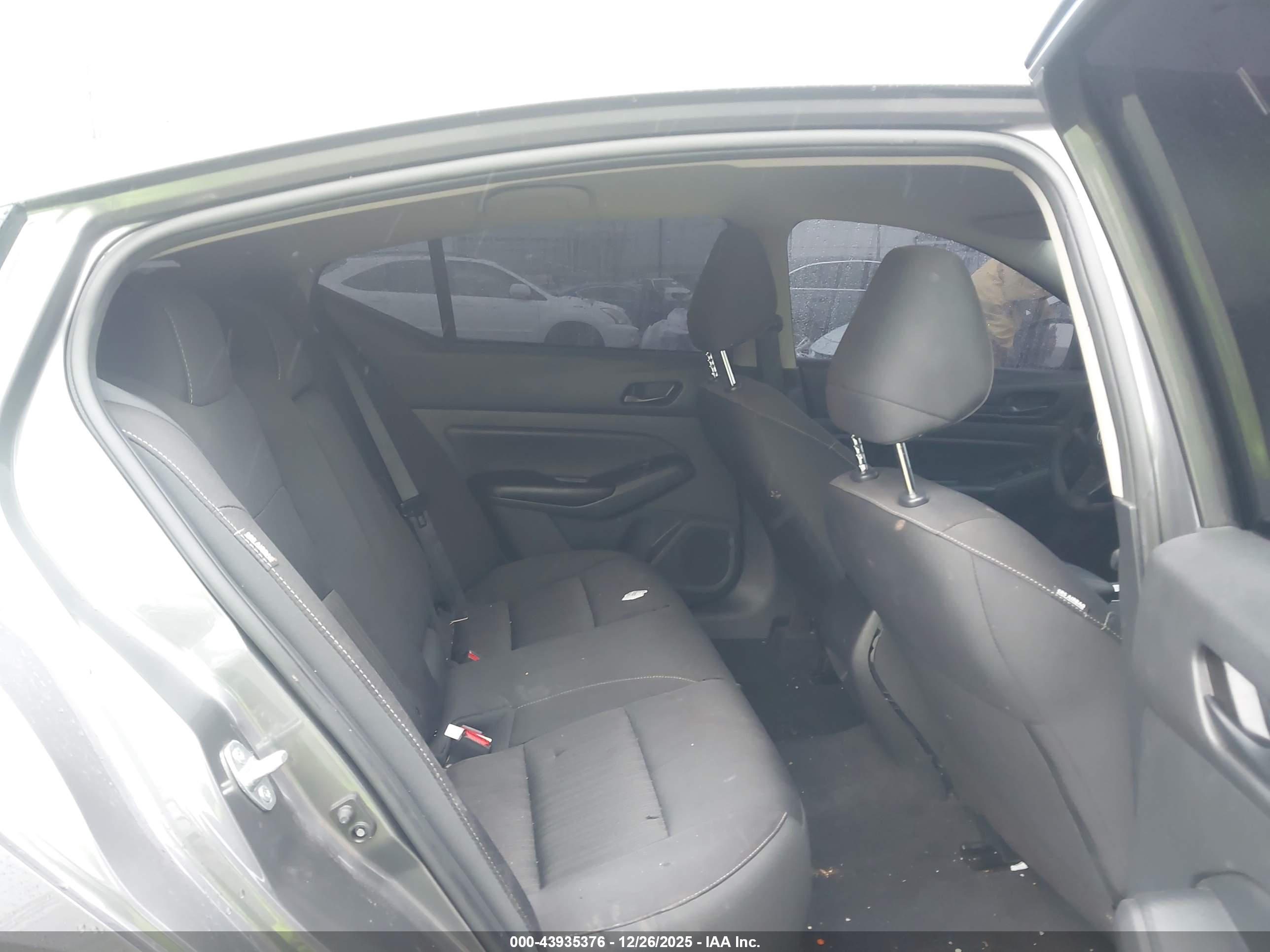 NISSAN ALTIMA image 8
