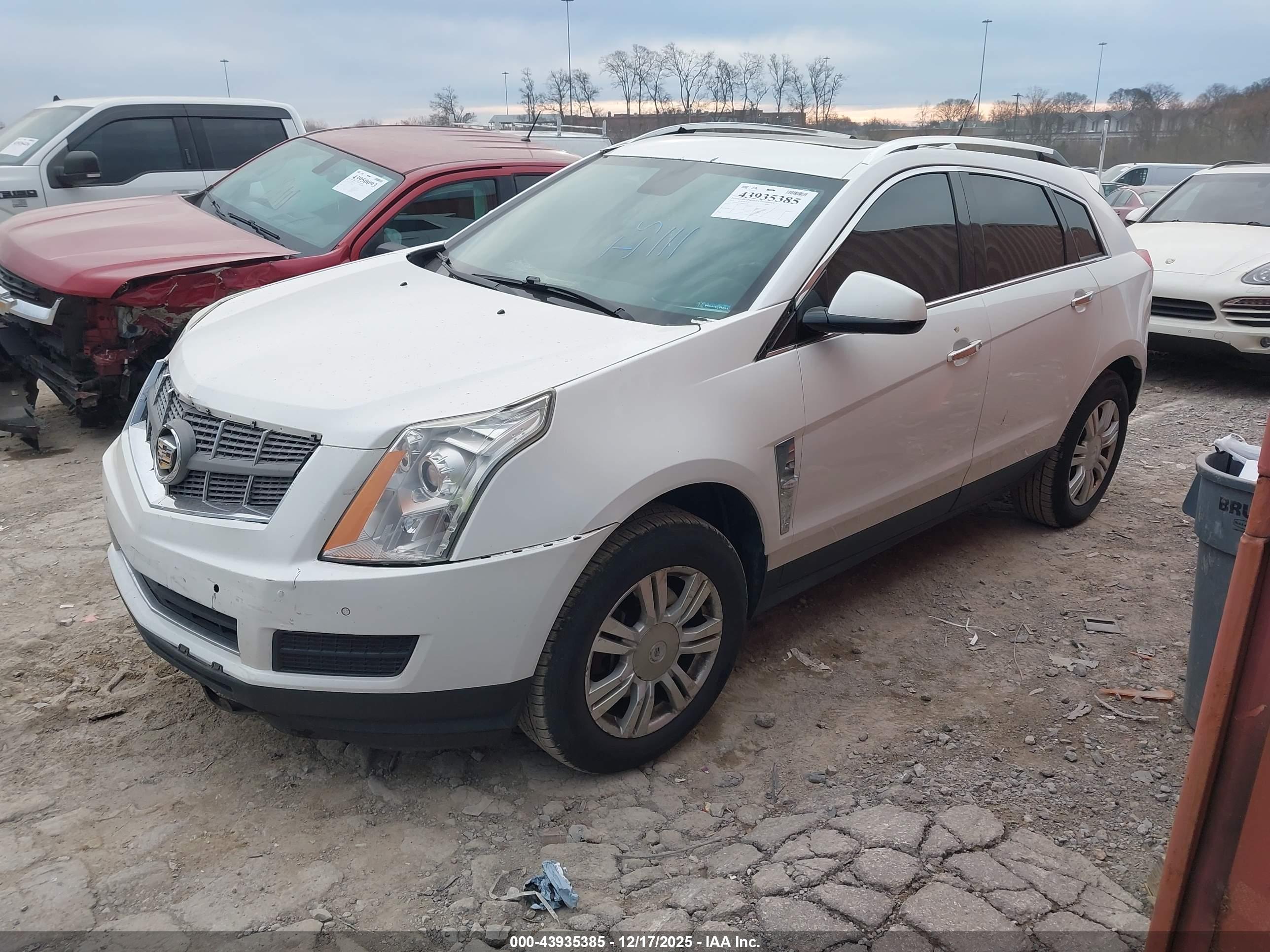CADILLAC SRX image 2