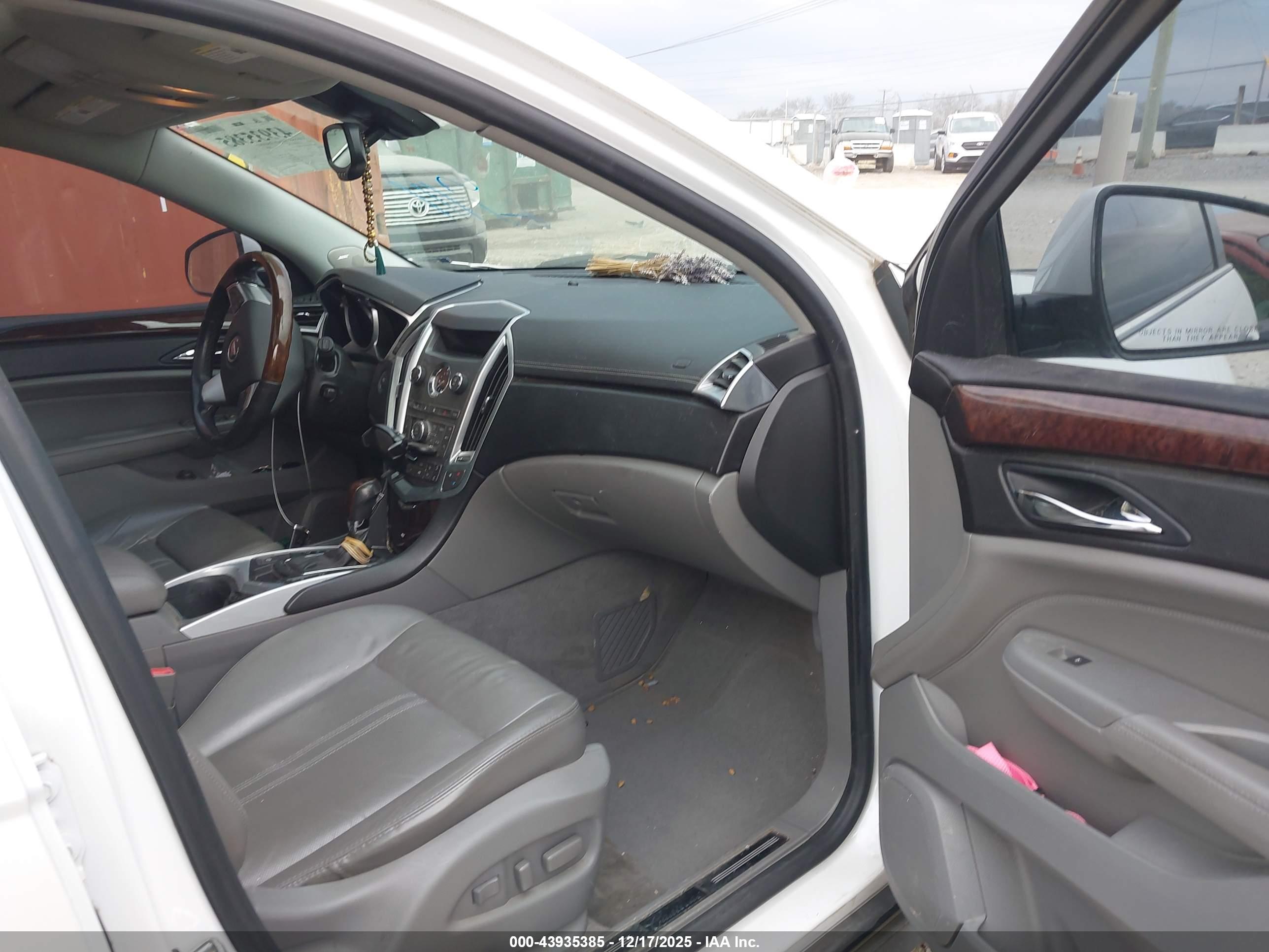 CADILLAC SRX image 5
