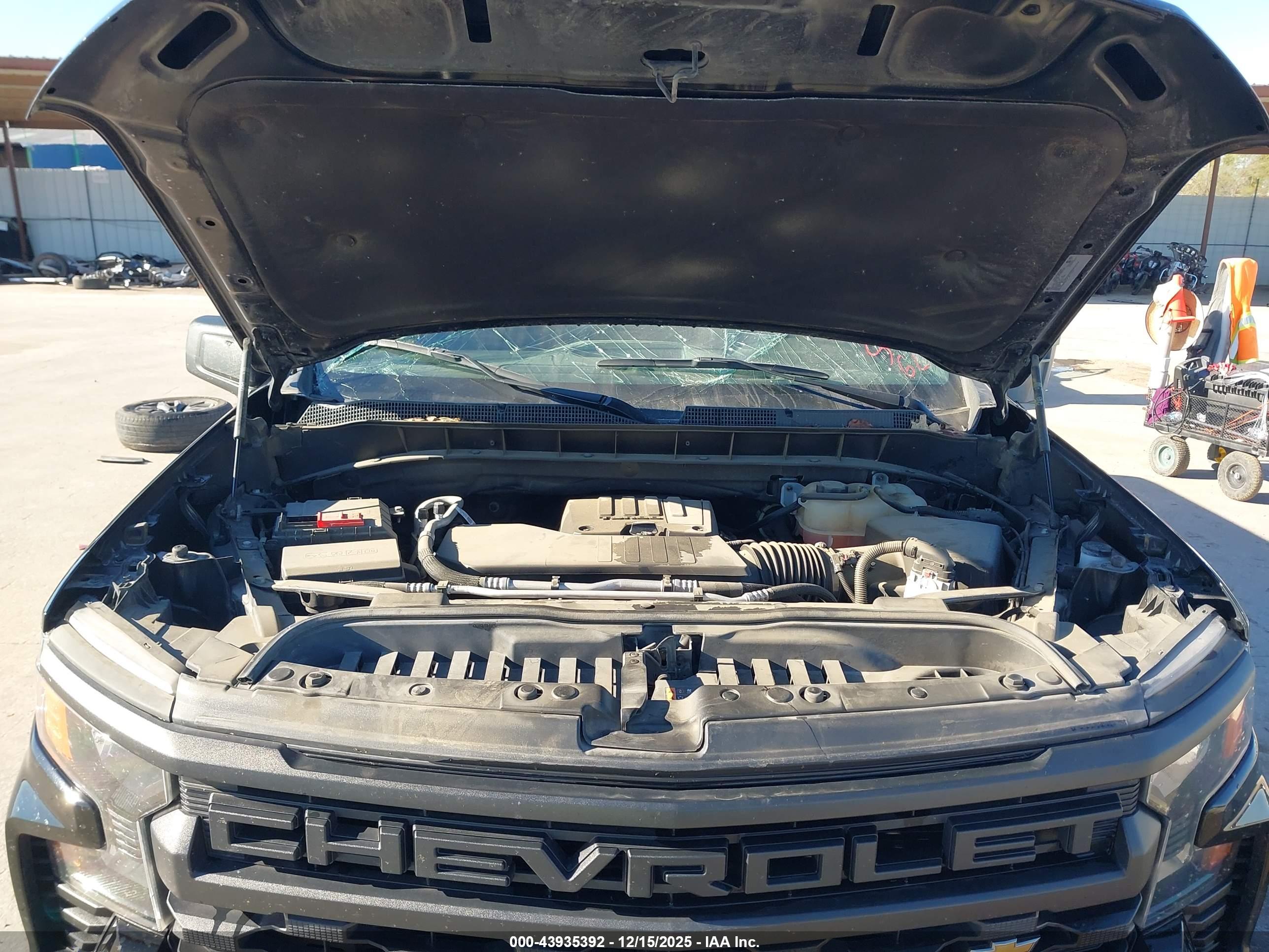 CHEVROLET SILVERADO image 10