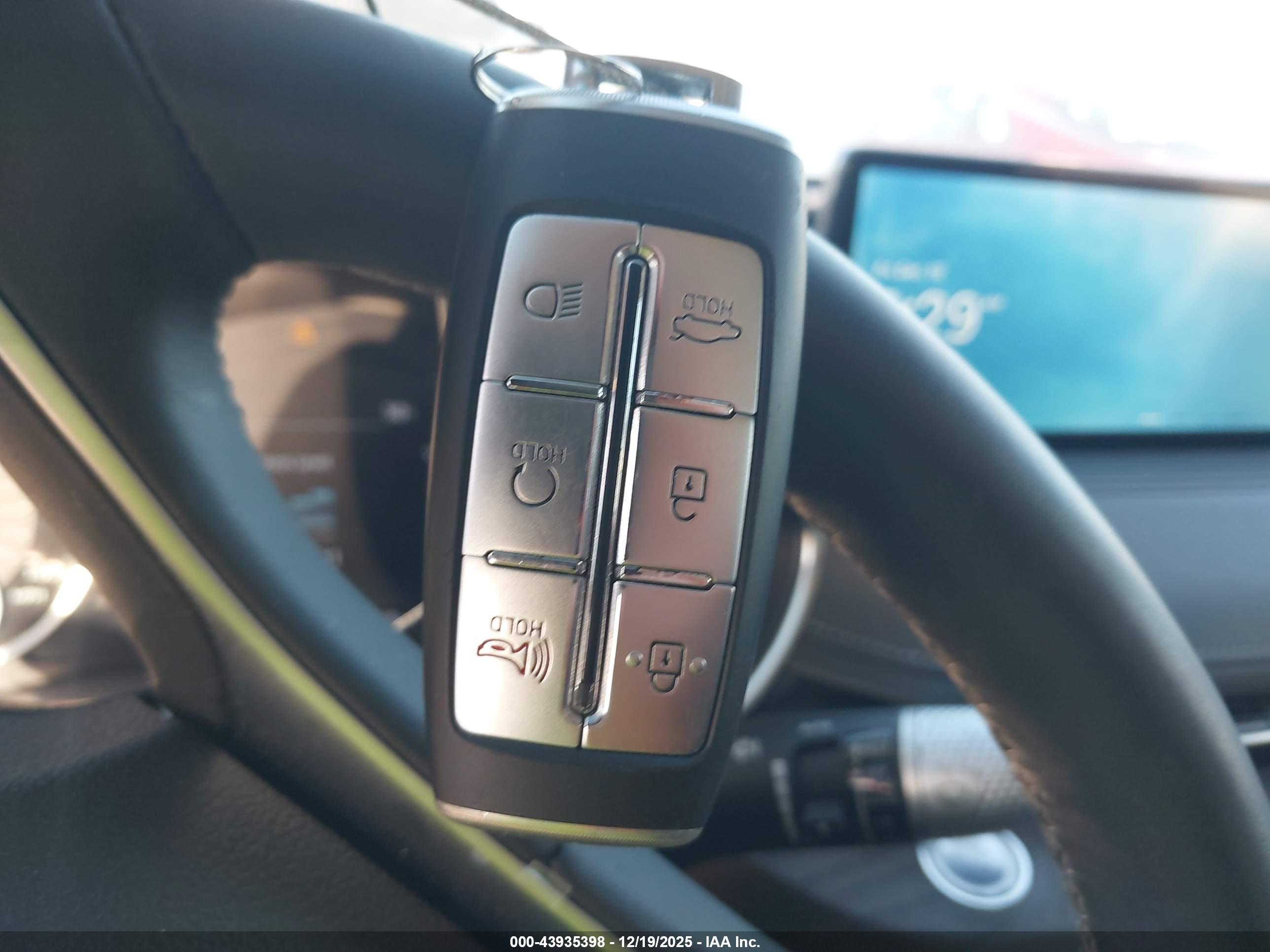 GENESIS G80 image 11