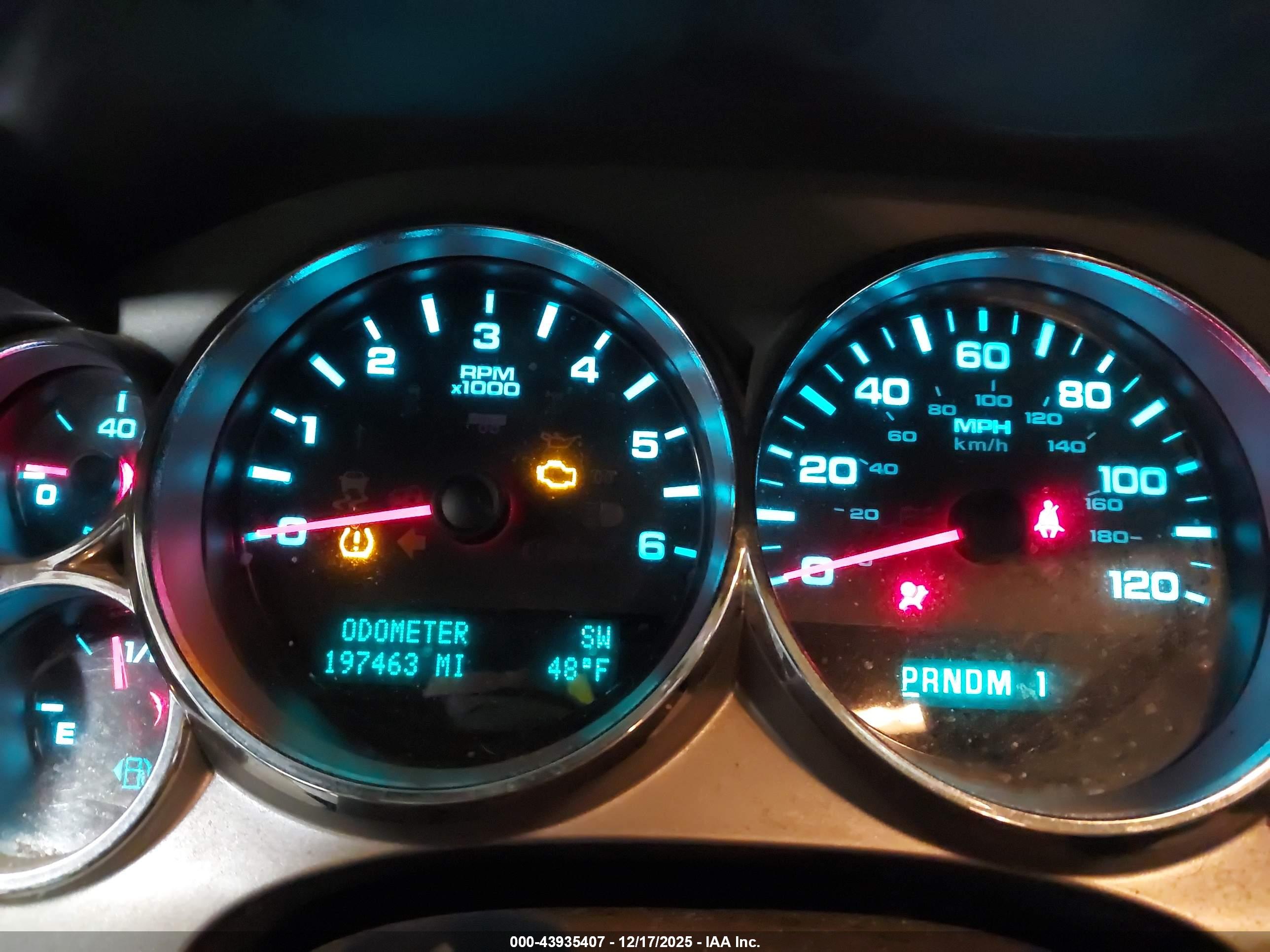 CHEVROLET SILVERADO image 7