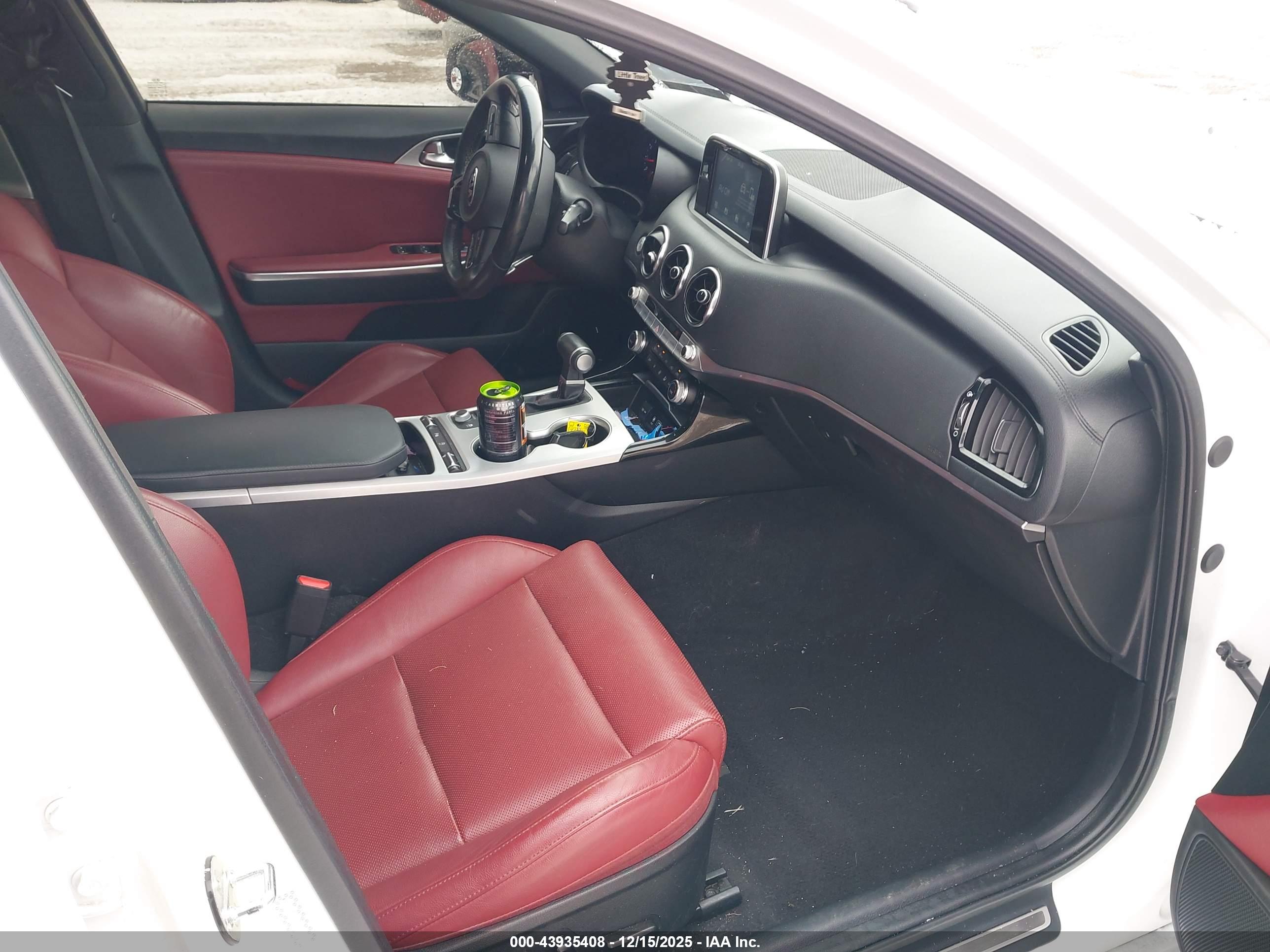 KIA STINGER image 5