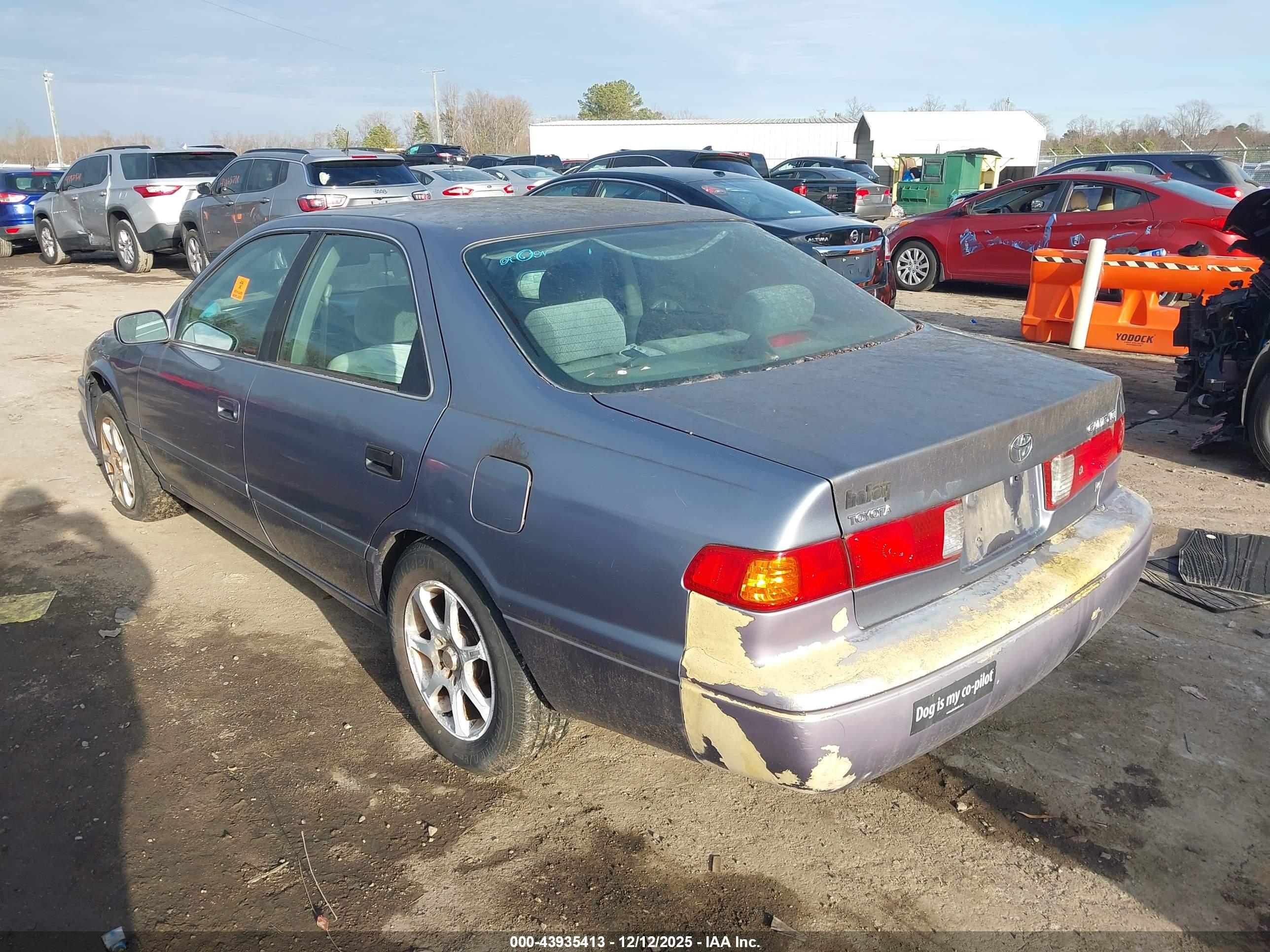 TOYOTA CAMRY image 6