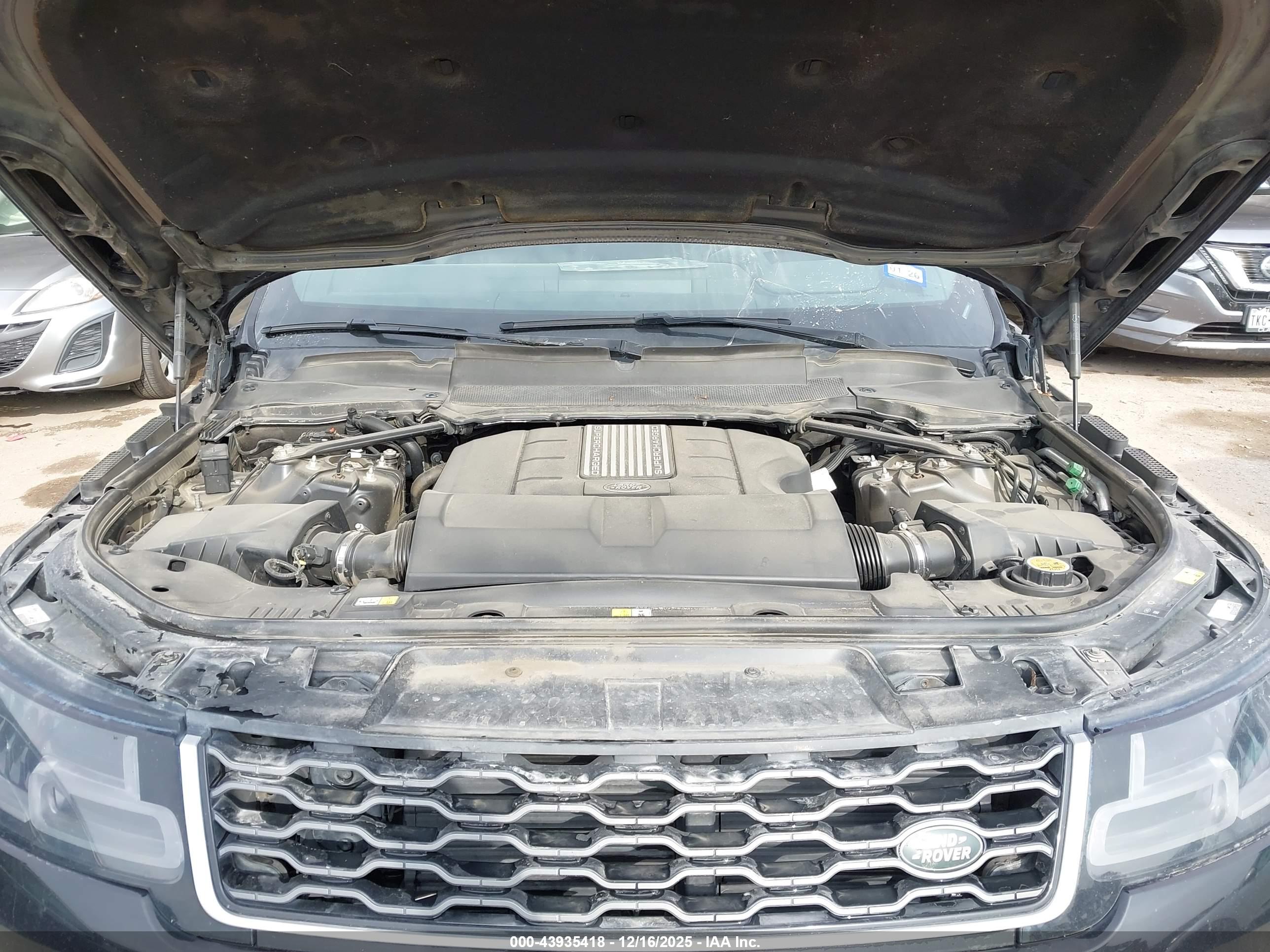 LAND ROVER image 10