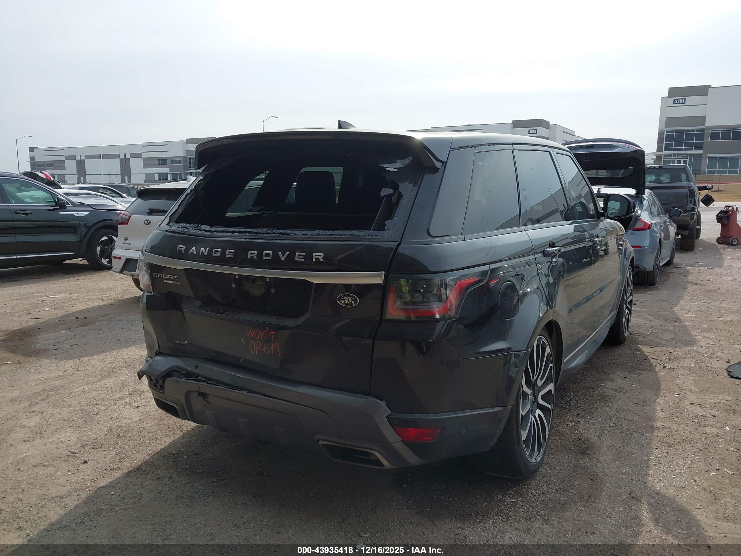 LAND ROVER image 4