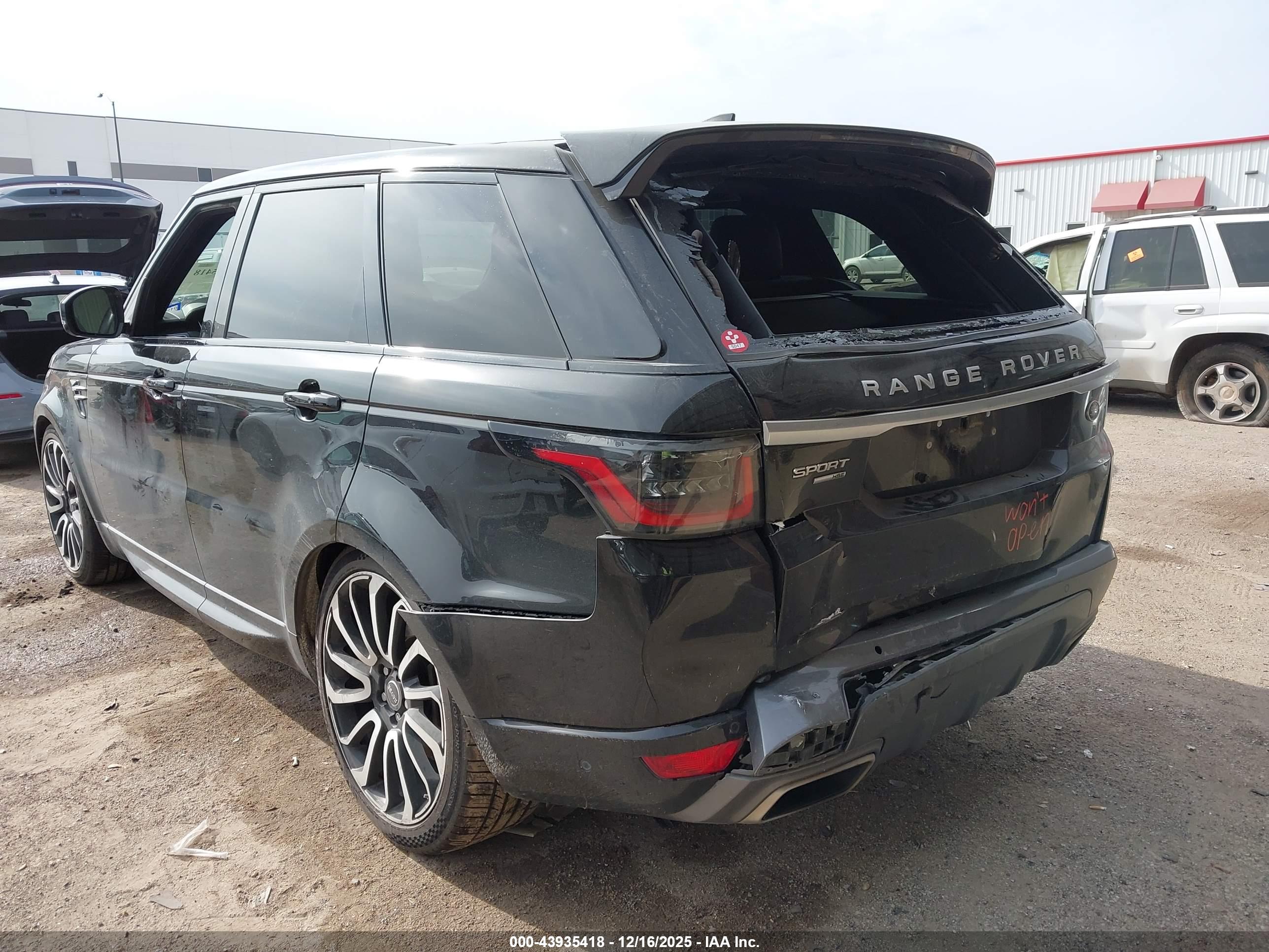 LAND ROVER image 6