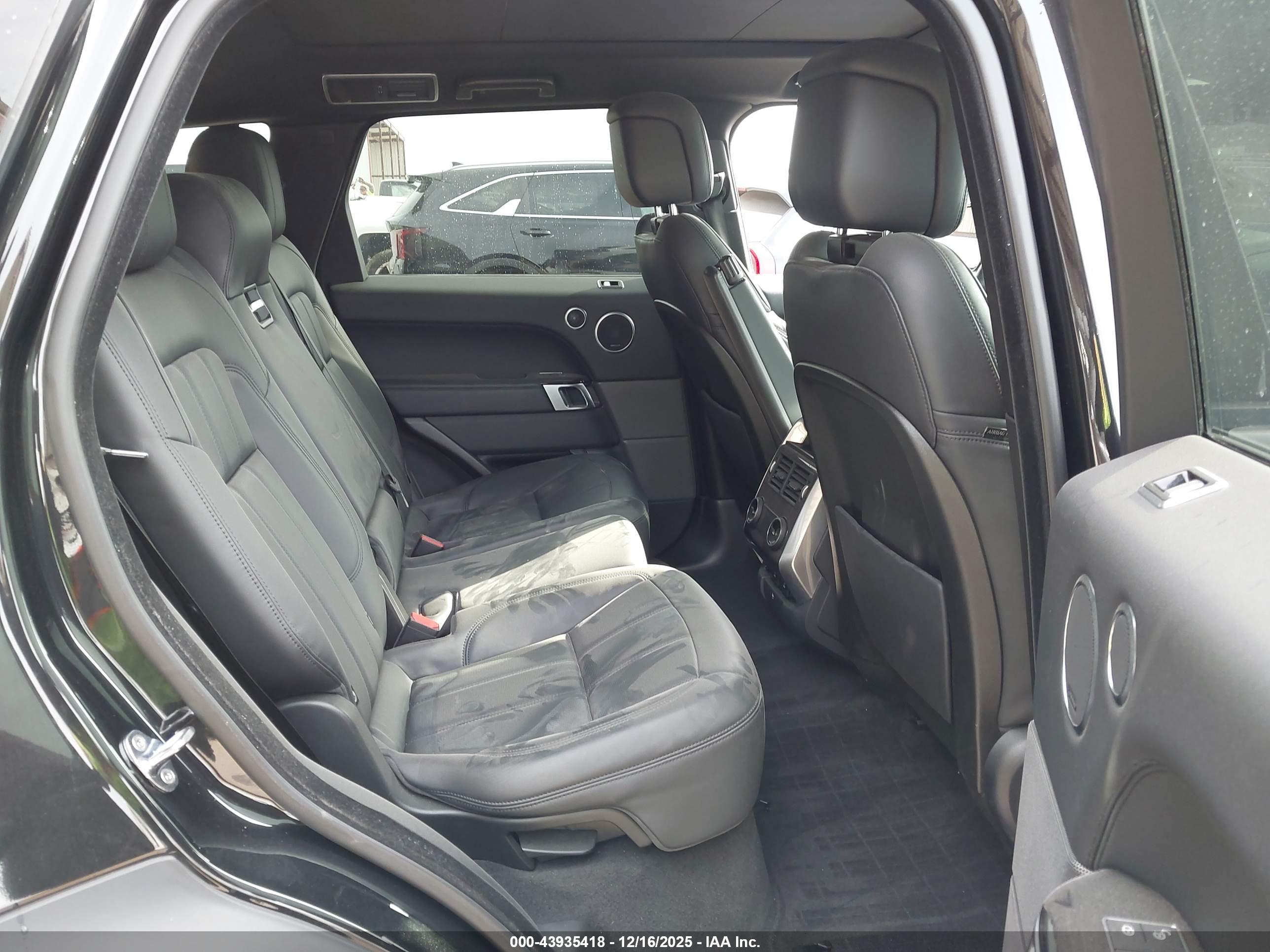 LAND ROVER image 8