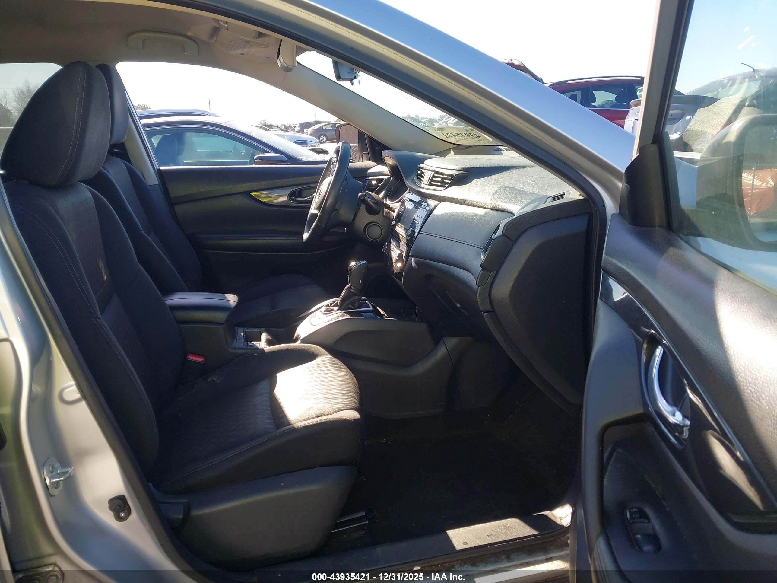 NISSAN ROGUE image 5