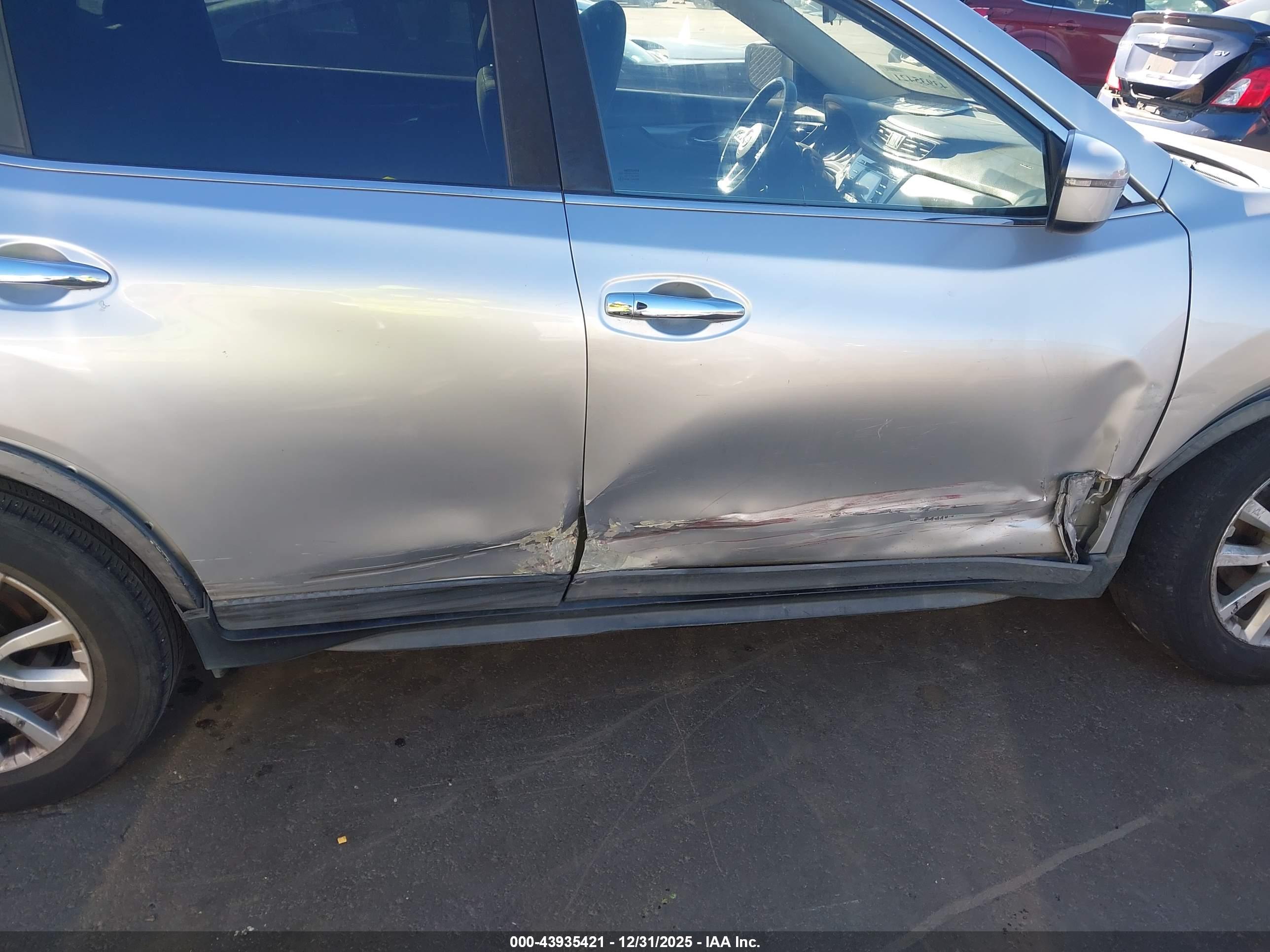 NISSAN ROGUE image 6