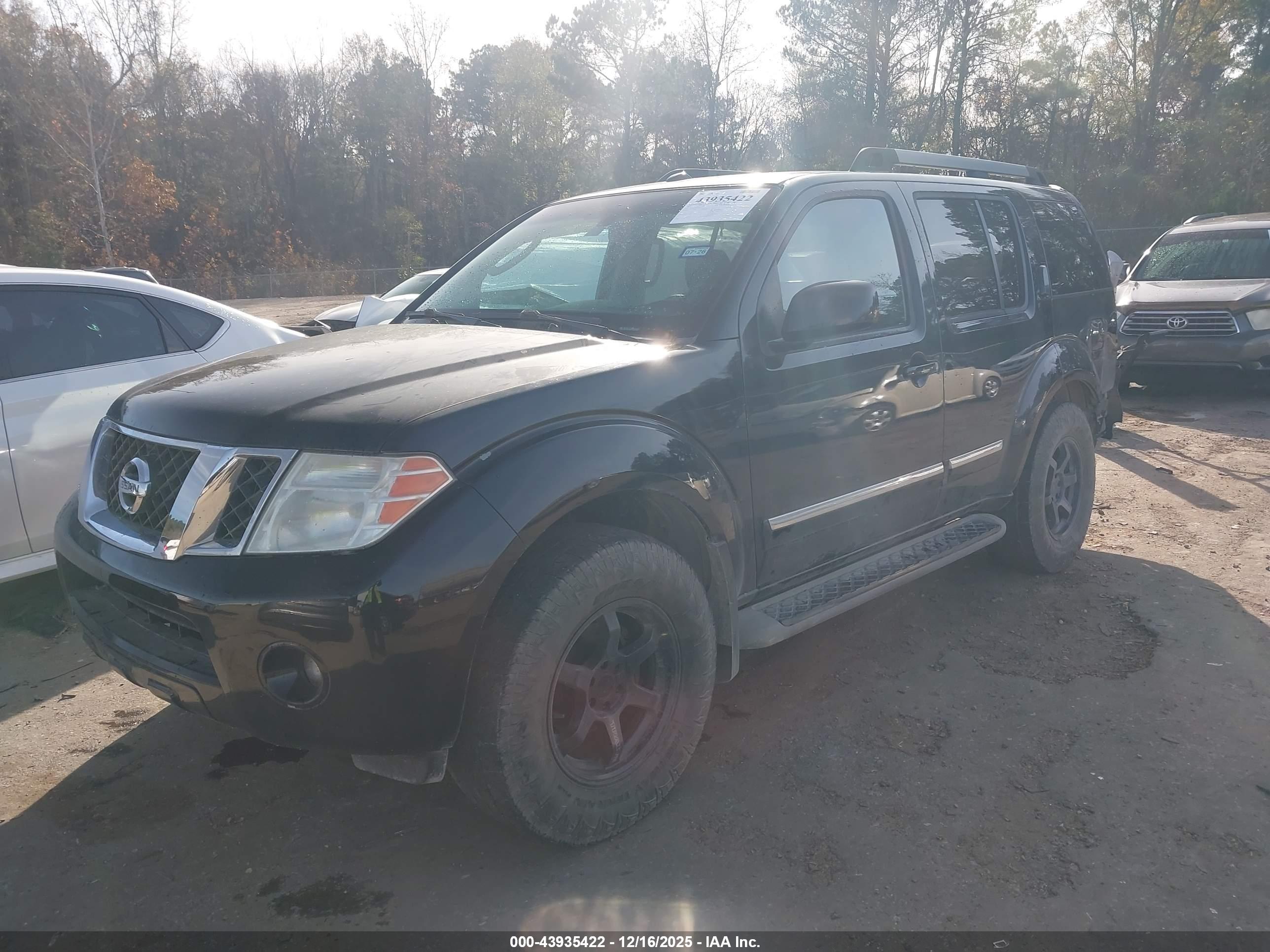 NISSAN PATHFINDER image 2
